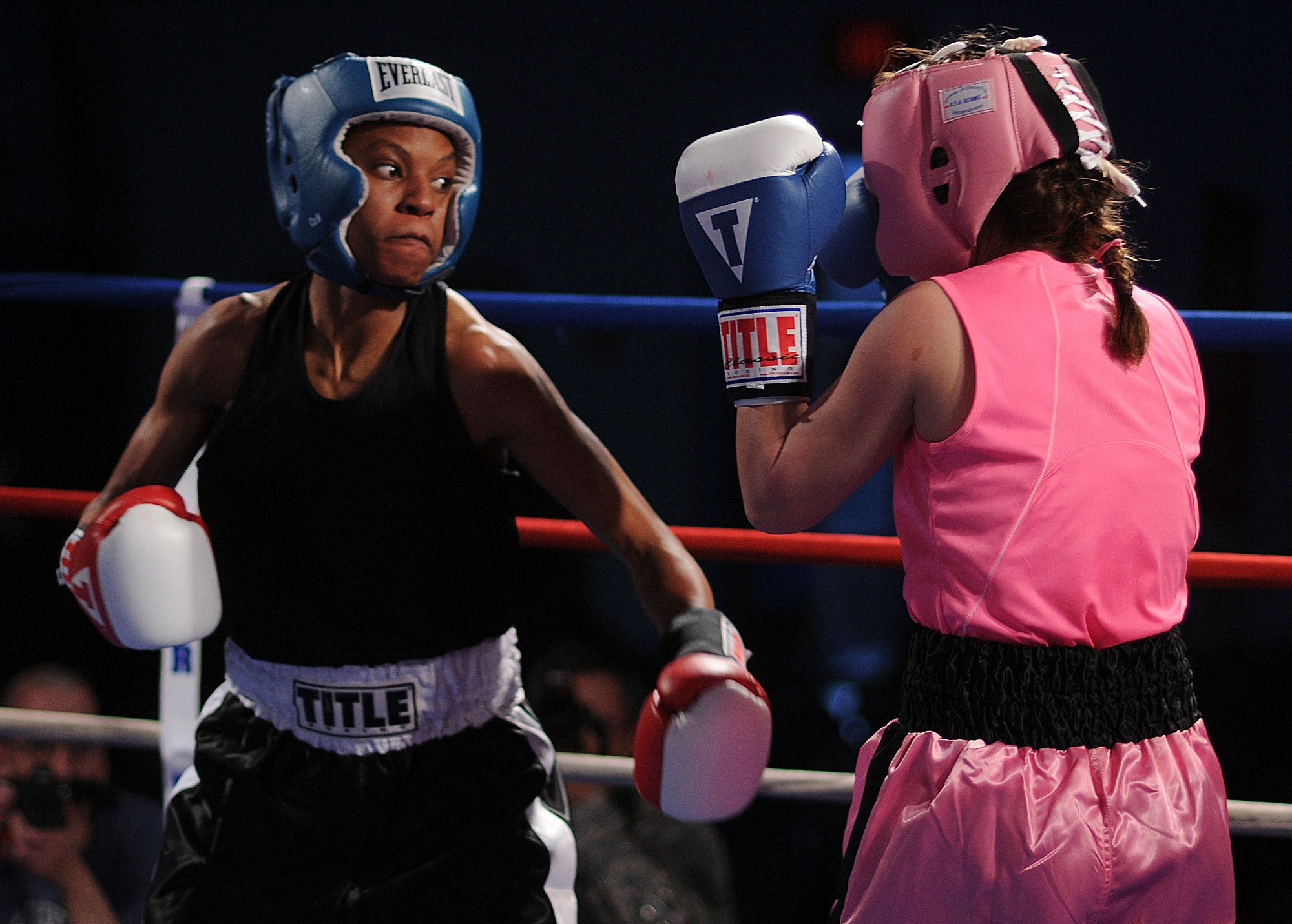 waist up, black background, fight, young adult, pink, 1080P, glancing blow, fighters, glove, wearing, tops, three quarter length, boxing - sport, boxing, HD Wallpaper
