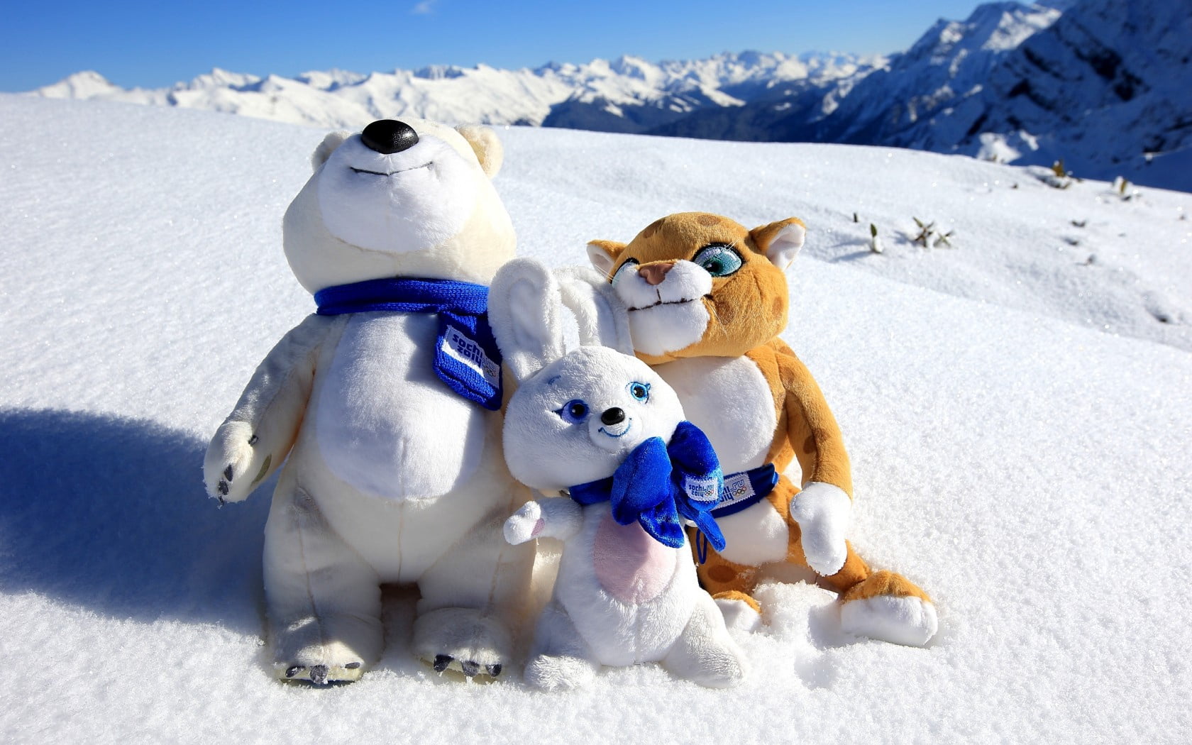 season, frost, representation, outdoors, 720P, no people, teddy bear, beauty In Nature, snow, mountain, day, winter, blue, christmas, anima, snowball, HD Wallpaper