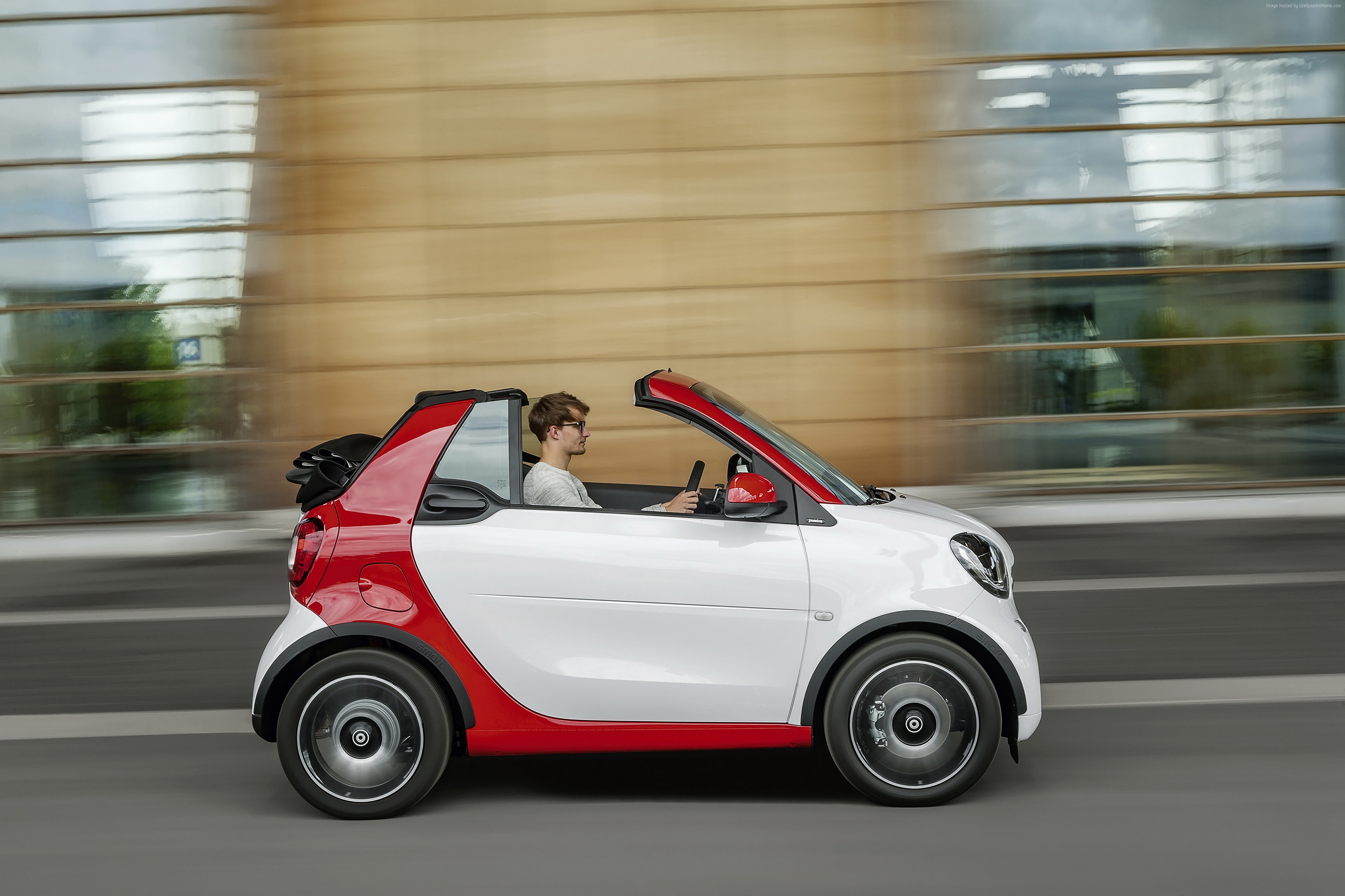 positive emotion, day, city, architecture, concept, togetherness, land vehicle, women, road, Smart Fortwo, motor vehicle, couple - relationship, mode of transportation, HD Wallpaper