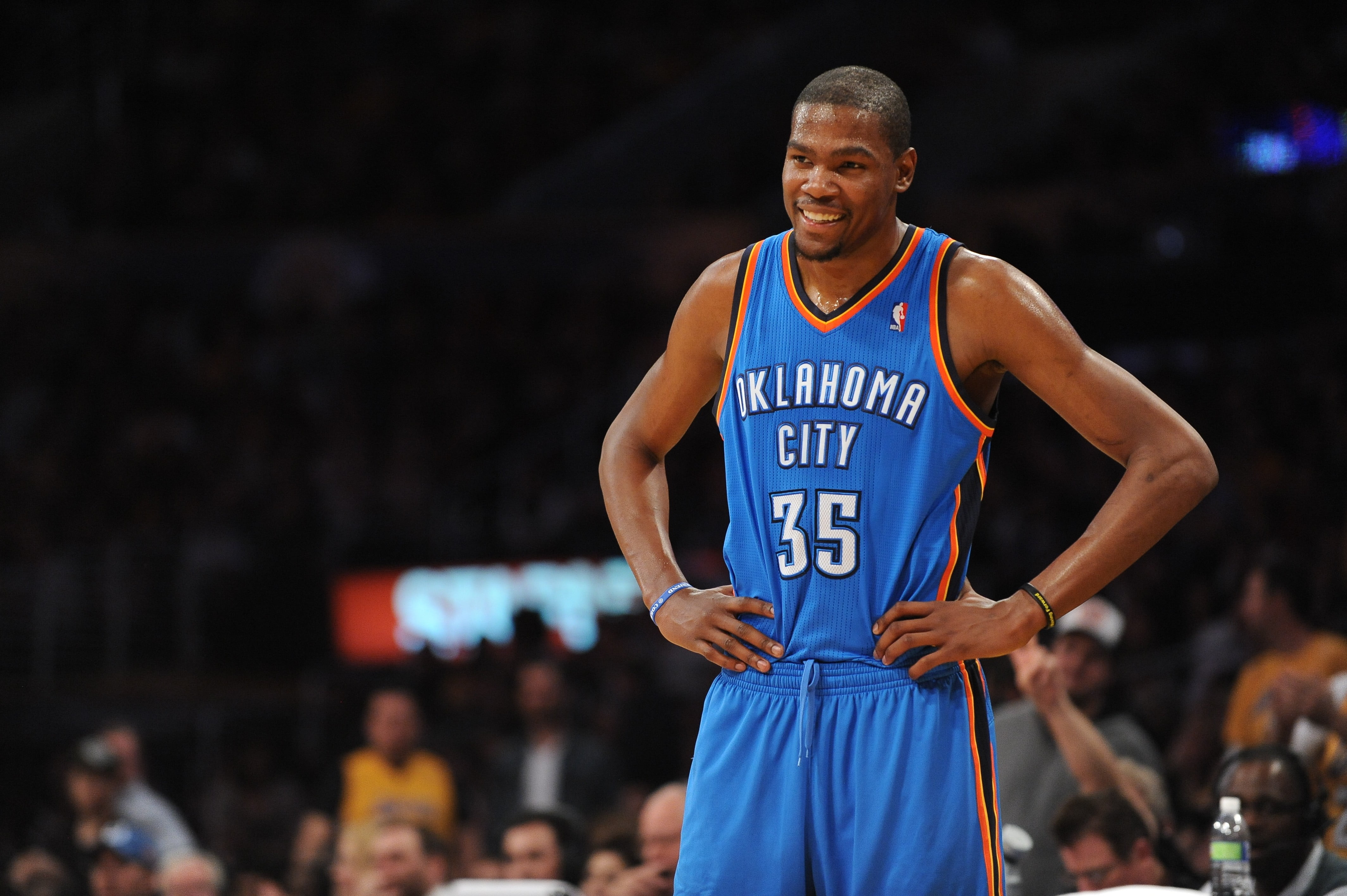 competition, clothing, 4K, athlete, city, sports, confidence, focus on foreground, Oklahoma City Thunder, oklahoma, three quarter length, one person, durant, HD Wallpaper