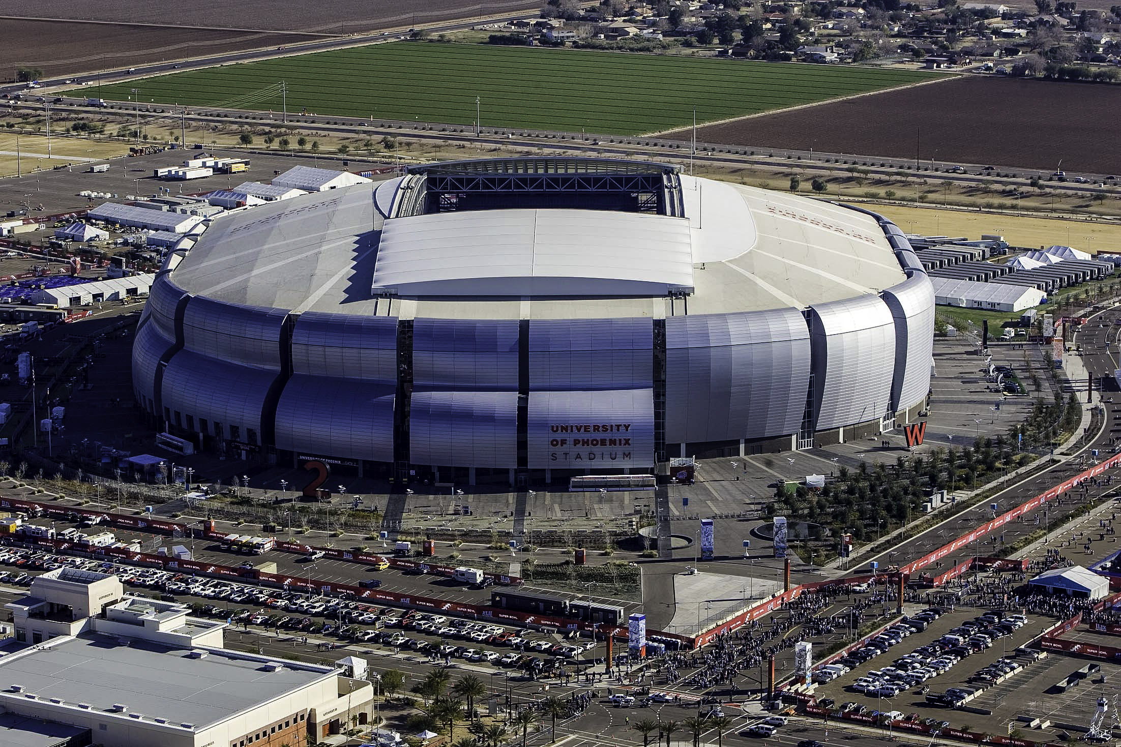University of Phoenix Stadium, land vehicle, United States, built structure, arena, sport, day, no people, building exterior, architecture, university of phoenix, HD Wallpaper