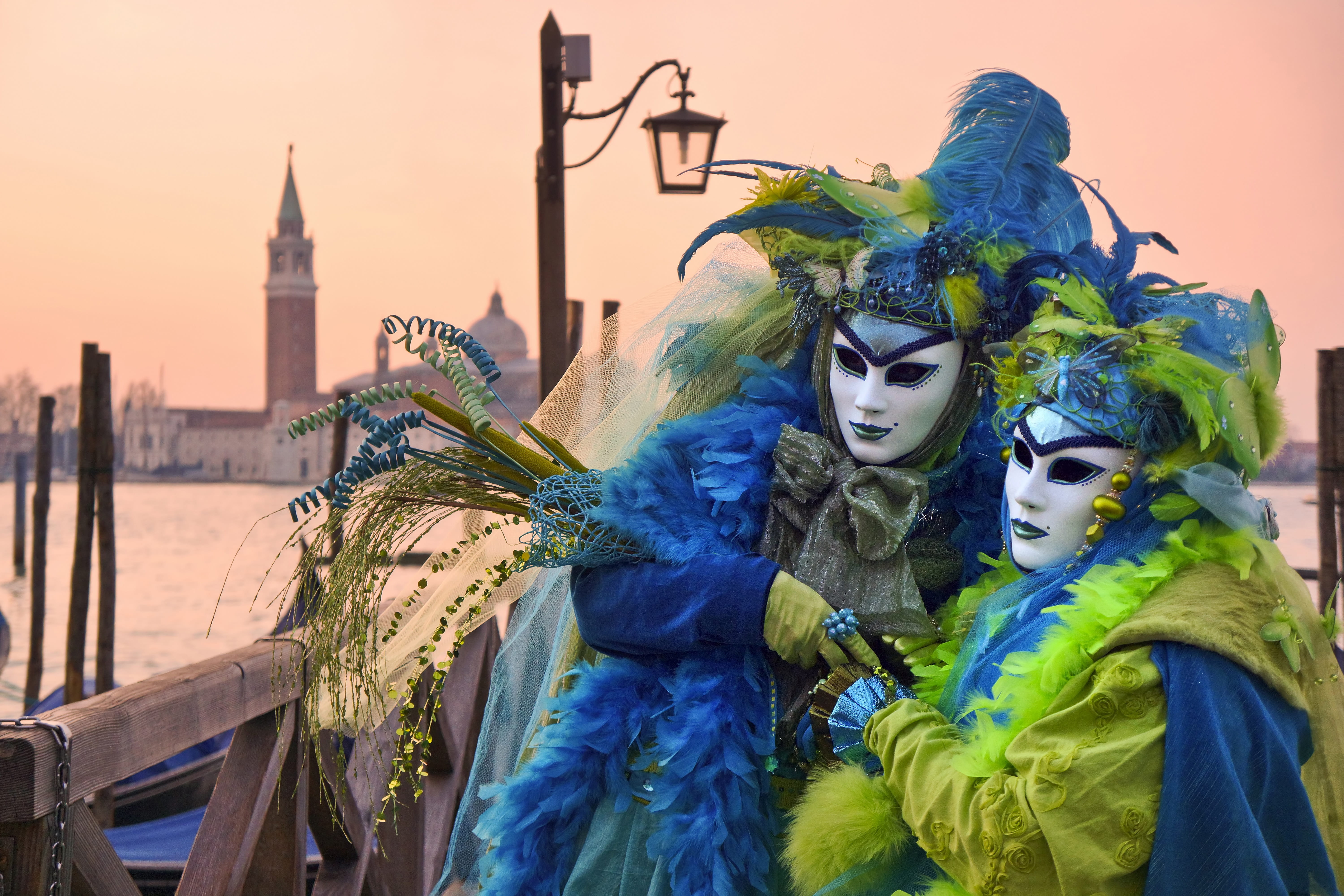 waist up, building exterior, water, tower, traditional clothing, venetian mask, pole, mask, green, celebration, masquerades, carnival - celebration event, HD Wallpaper
