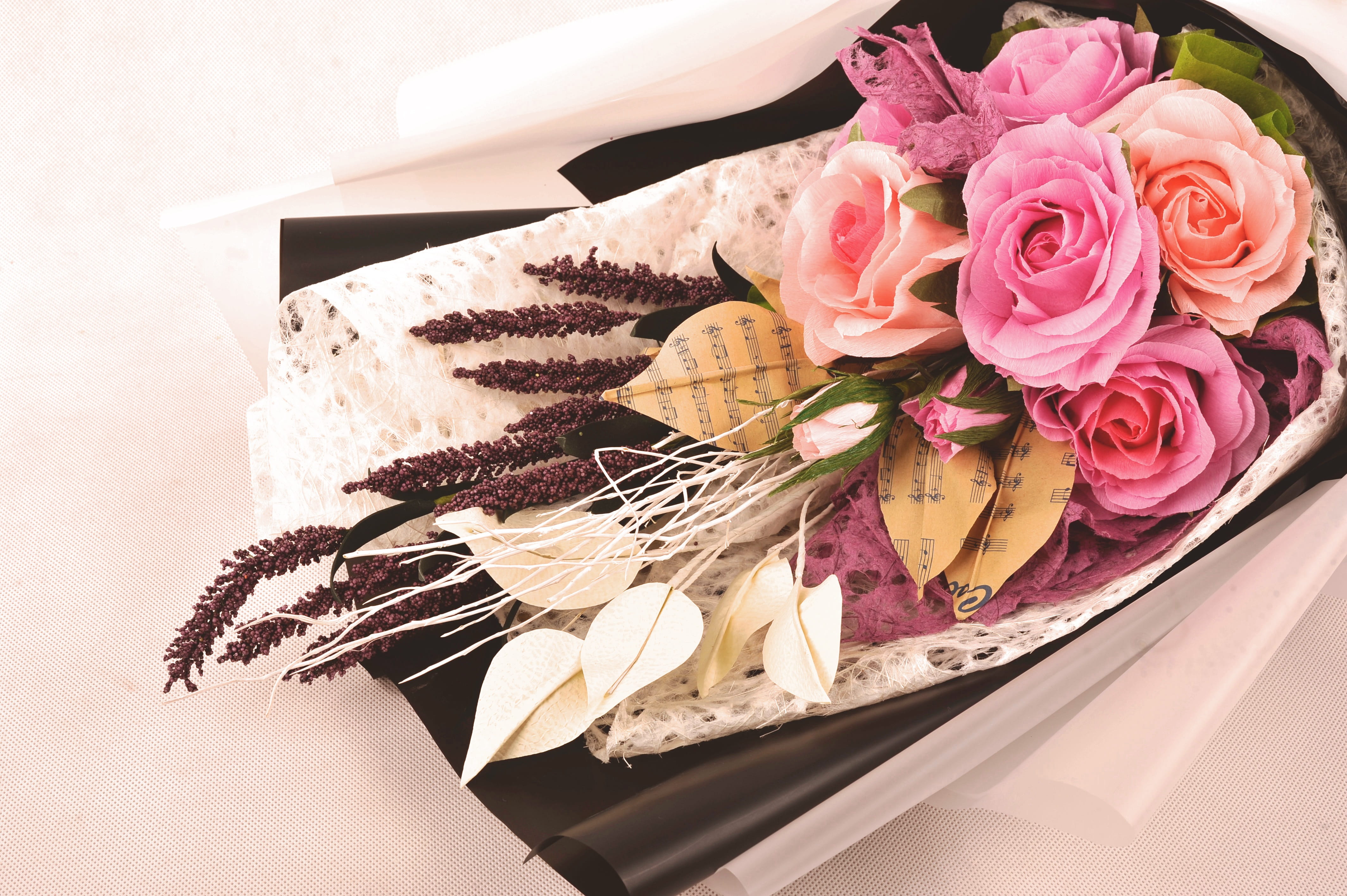 high angle view, 4K, freshness, diy project, still life, craft, beauty in nature, rose - flower, bunch of flowers, bouquet paper, bouquet, crafting, inflorescence, HD Wallpaper