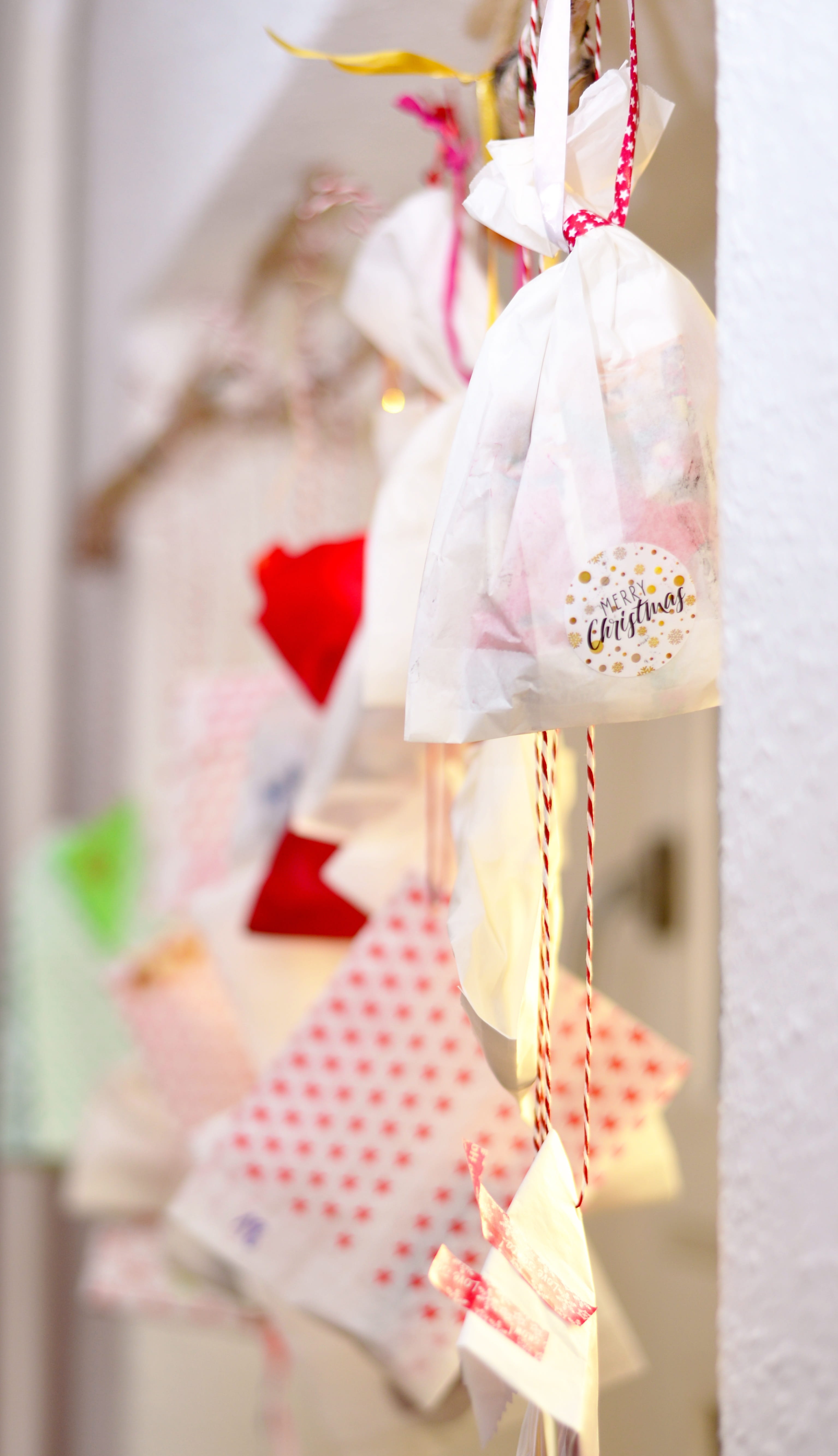 mannequin, no people, shopping, made, focus on foreground, indoors, homemade, packed, christmas time, bands, close-up, paper bags, choice, december, advent calendar, Phone HD Wallpaper