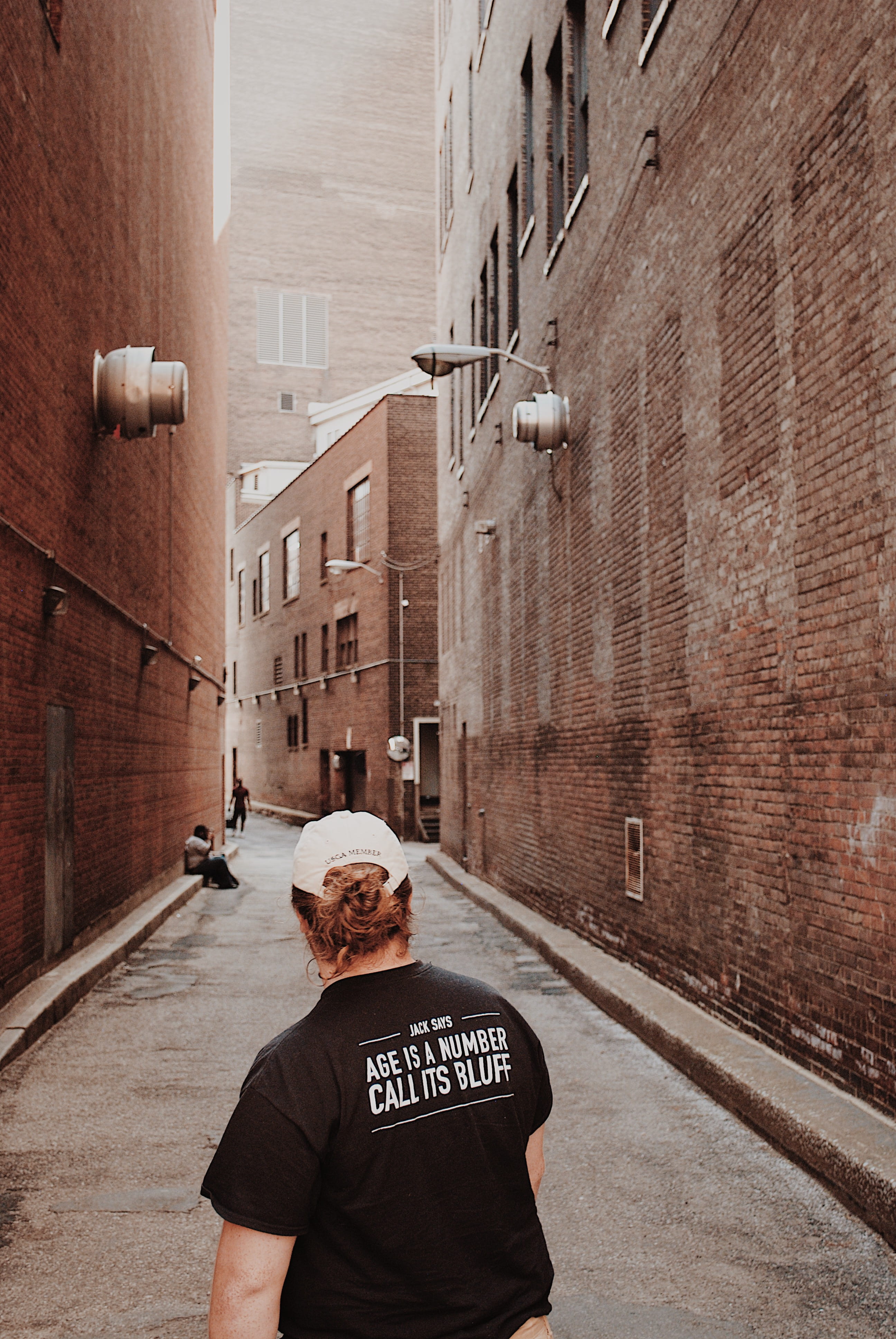narrow street, summer, architecture, urban Scene, alley, city, caucasian Ethnicity, woman, europe, person, men, design, outdoors, italy, shirt, house, city Life, Phone HD Wallpaper