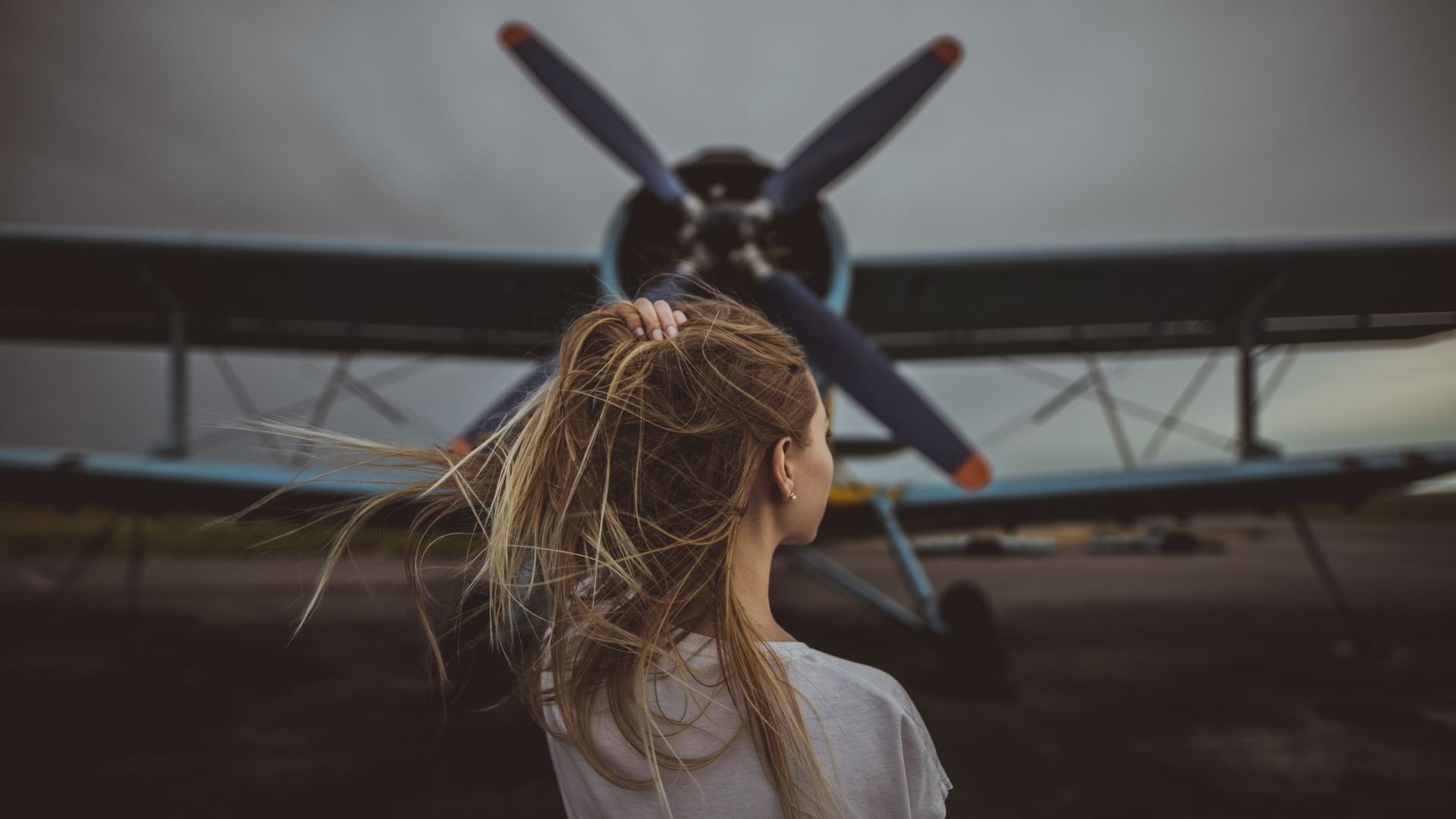 hair blowing in the wind, motion blur, white t-shirt, looking away, model, brown, blonde, women, aircraft, depth of field, plane wing, wind, skin, brunette, HD Wallpaper