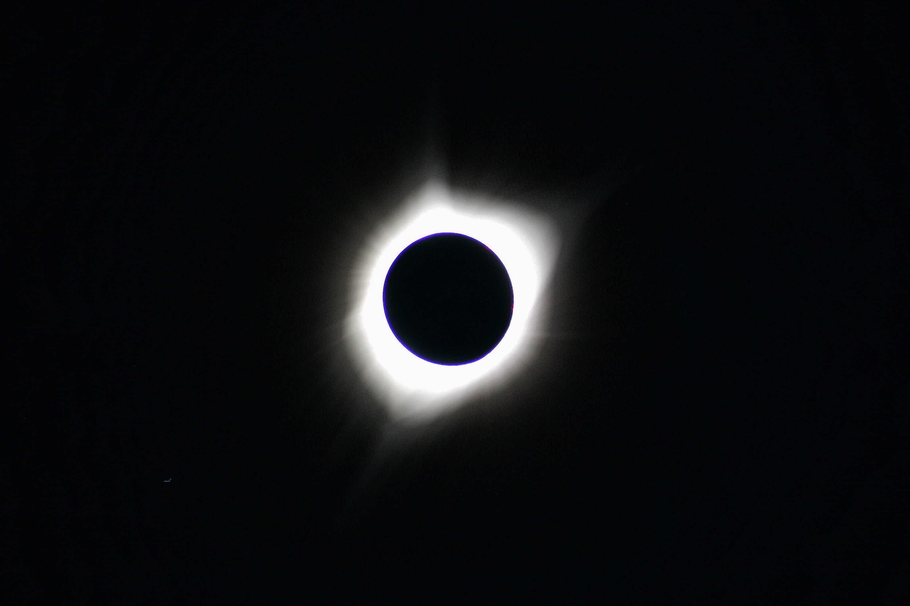 corona, summer, wyoming, night, light, white, solar eclipse, lunar, amazing, sunlight, dark, cold, black color, outdoors, zoom, sun, star, phenomenon, flare, HD Wallpaper