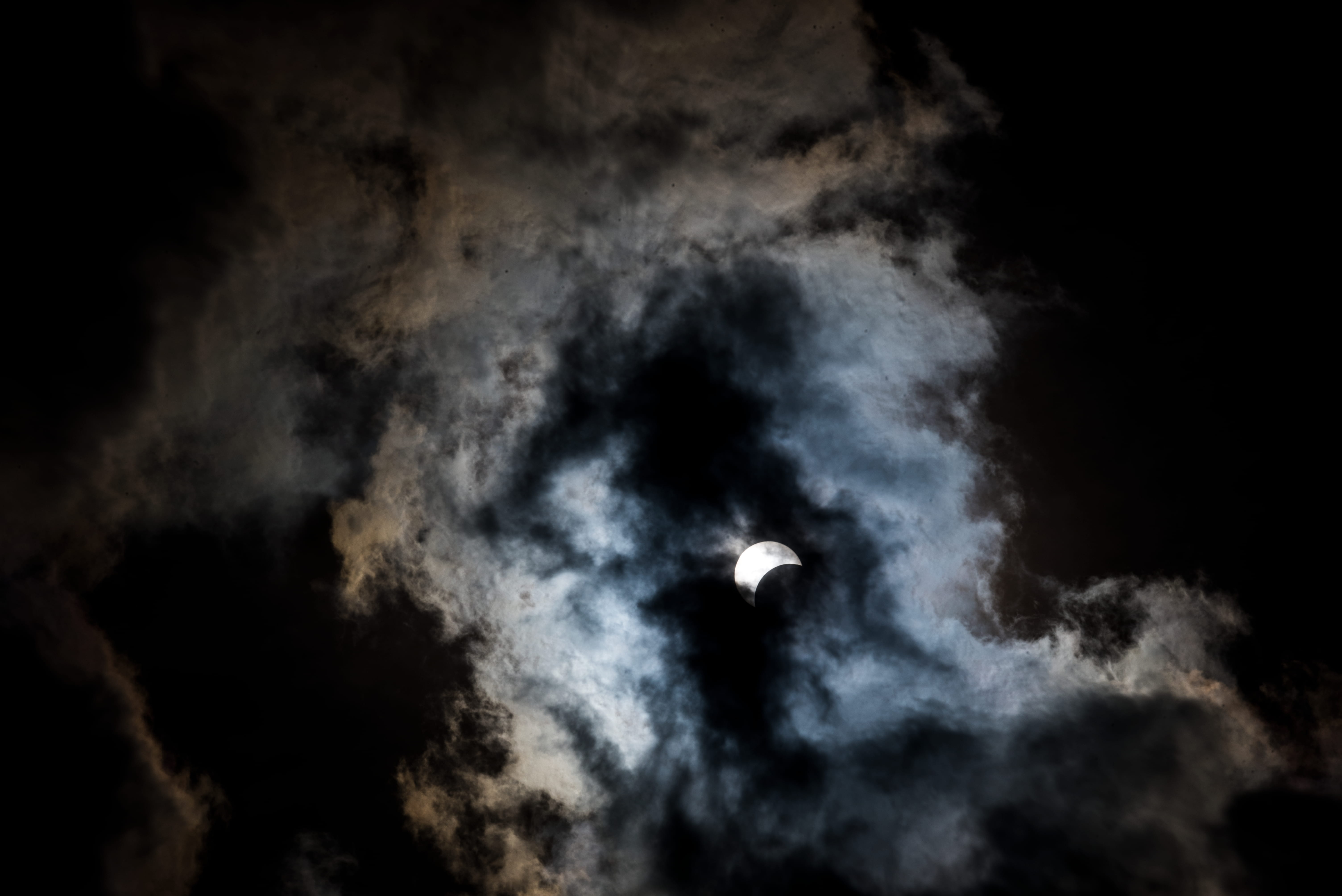 no people, flying, cloud, night, sky, sun, 5K, 2017, solareclipse, cloud - sky, mid-air, worm, smoke - physical structure, planetary moon, star, crescent, HD Wallpaper