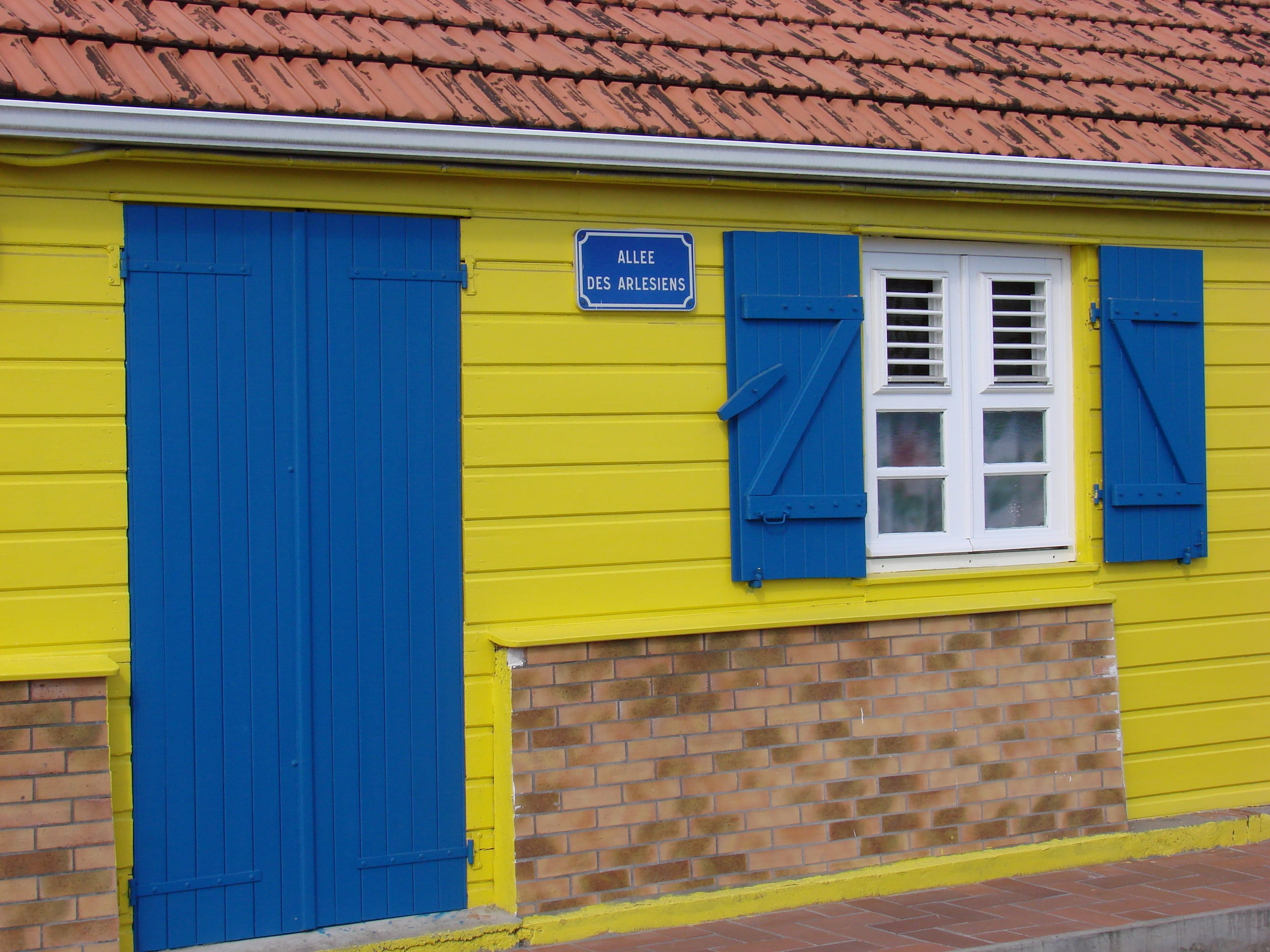 facade, house, blue, brick, closed, building exterior, martinique, text, day, multi colored, no people, building, communication, anses darlet, wall - building feature, HD Wallpaper