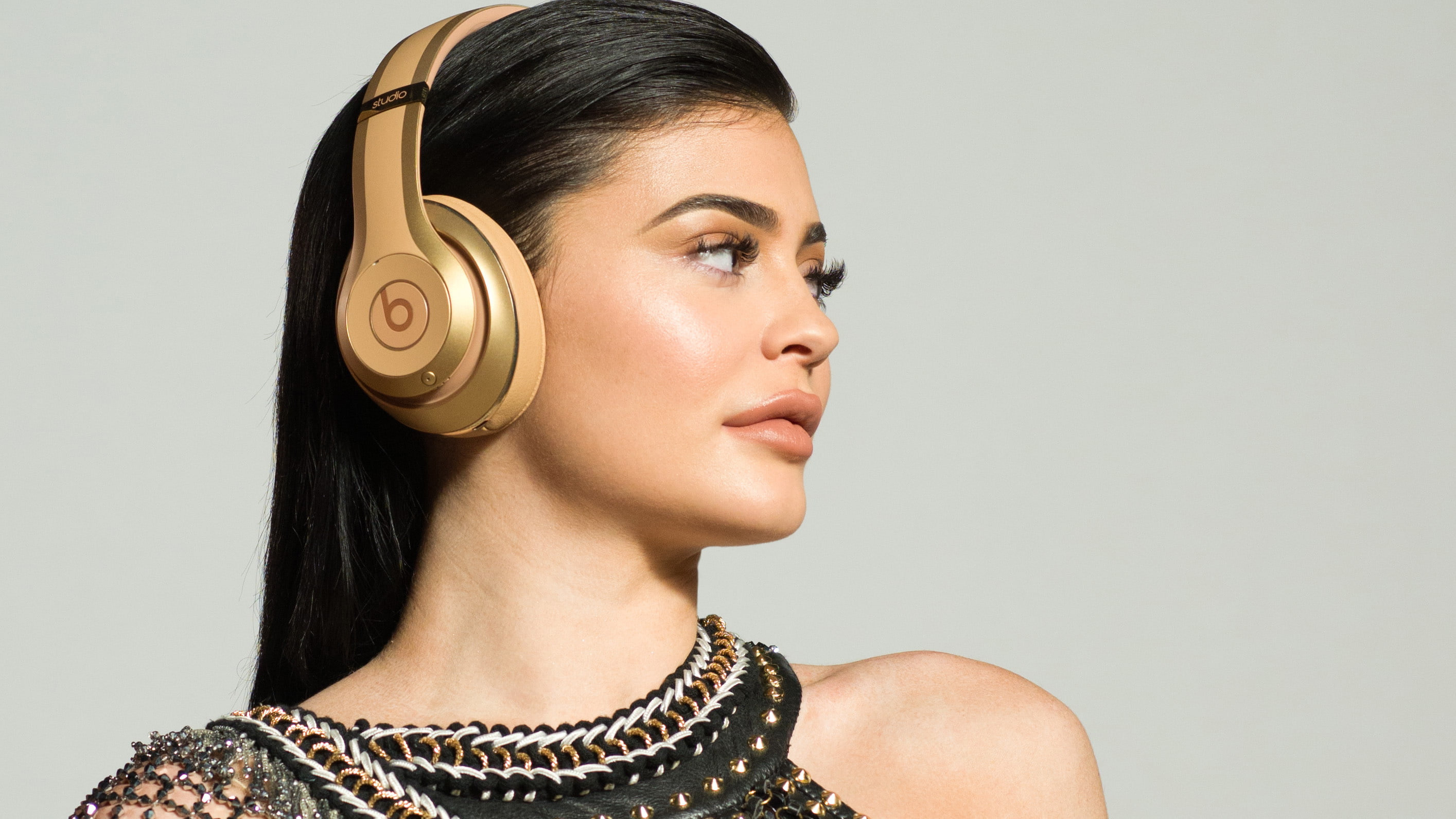 Kylie Jenner, hair, beauty, women, fashion, looking away, Photoshoot, one person, human hair, brown hair, profile view, young adult, indoors, jewelry, headshot, HD Wallpaper