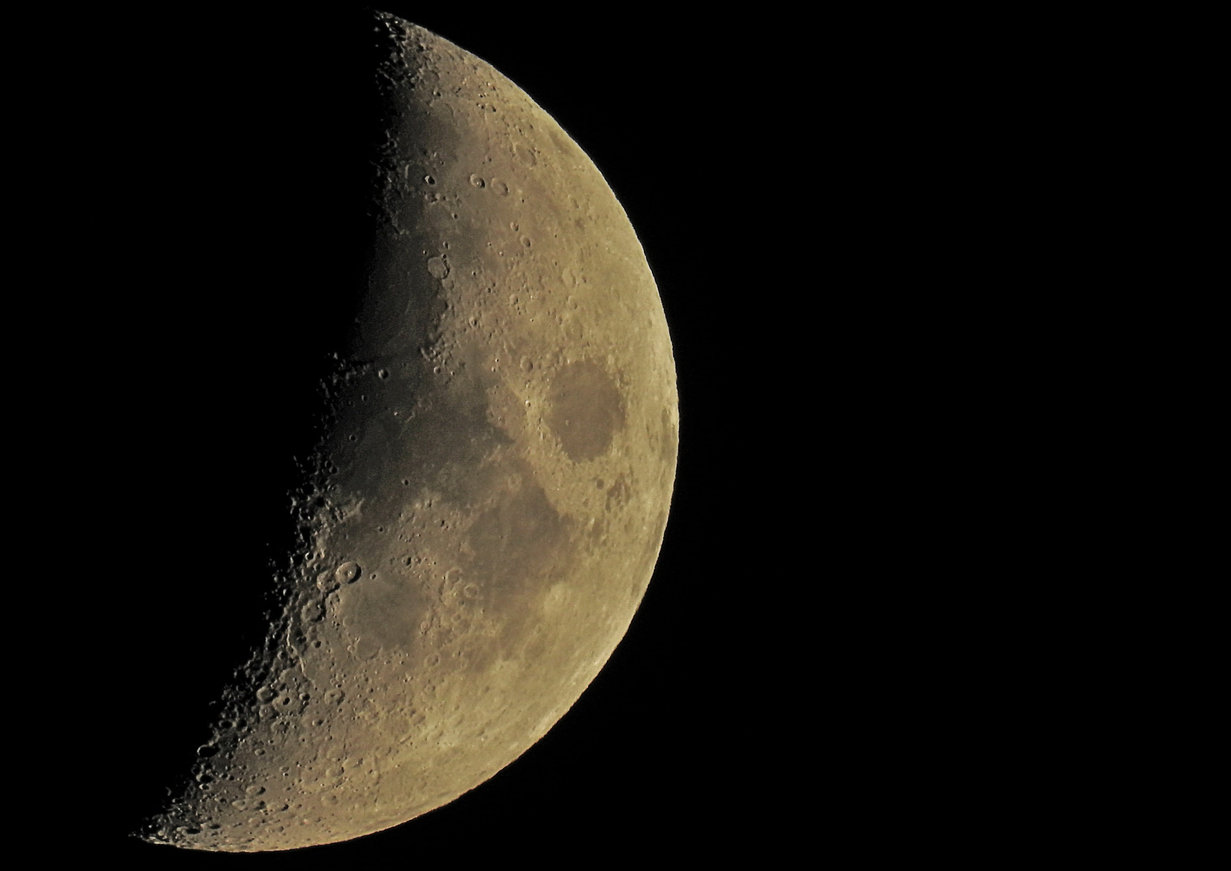 idyllic, no people, top, space, round, sky, half moon, night, astronomy, nature, table, dark, planetary moon, tranquil scene, tranquility, space exploration, HD Wallpaper