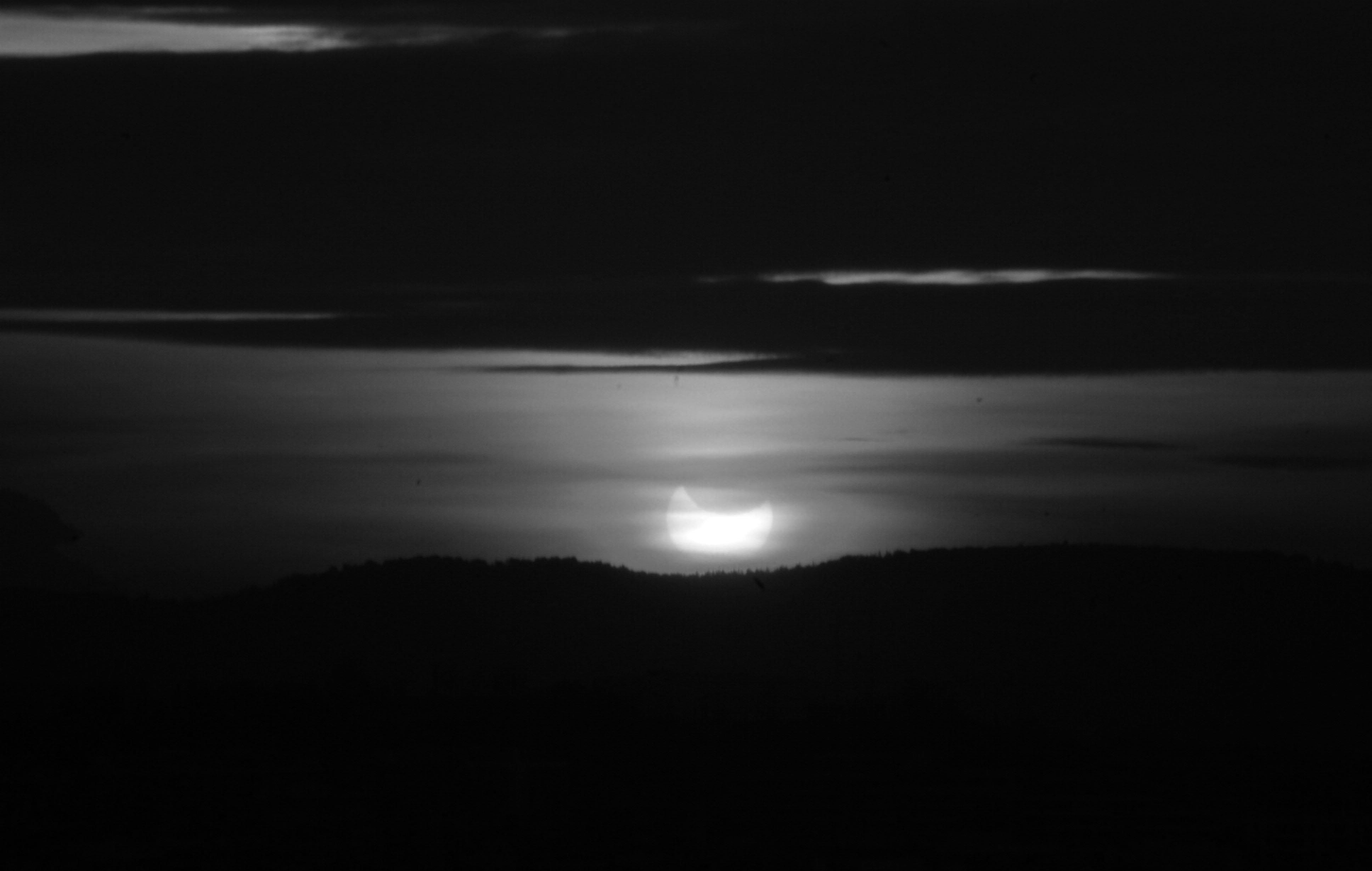 dusk, full moon, tranquil scene, sunset, outdoors, dark, night, astronomy, moonlight, sky, cloud - sky, scenics, partial, beauty in nature, black and white, HD Wallpaper