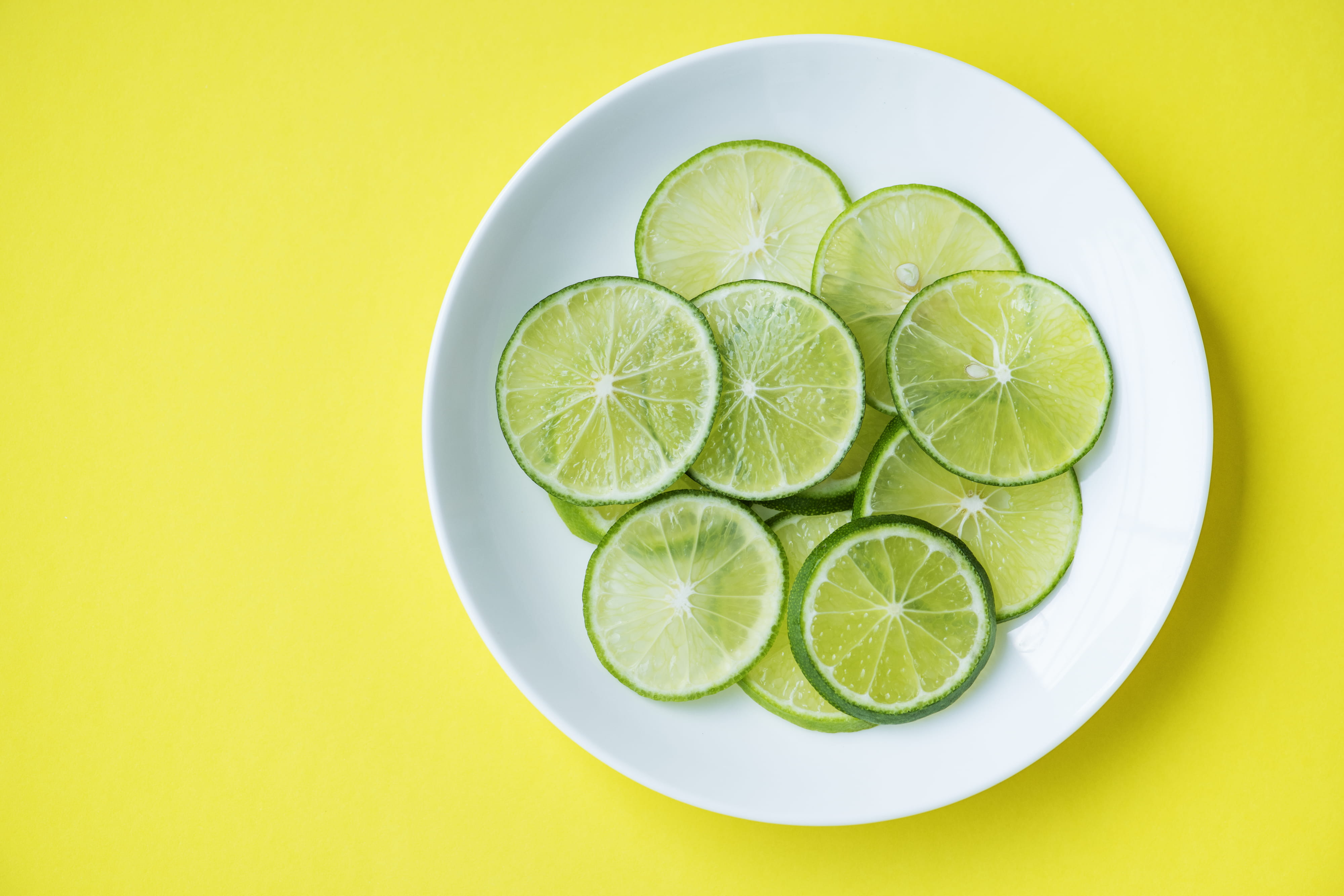 sliced, fresh, yummy, food, dieting, tasty, round out, healthy, still life, healthy eating, saucer, sphere, no people, plate, wellbeing, freshness, citrus fruit, HD Wallpaper