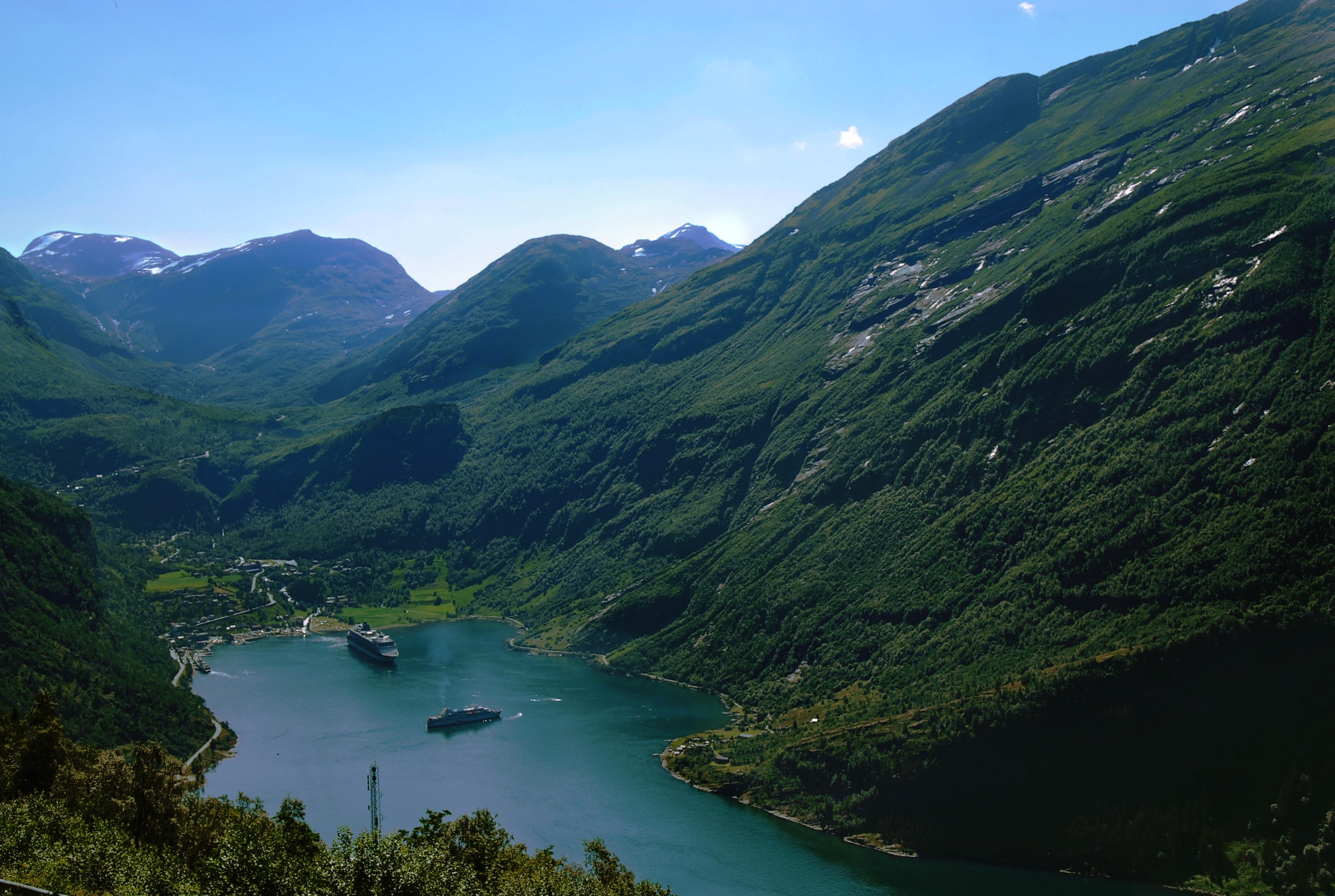 brown, mountain range, day, tranquility, green, idyllic, beauty in nature, tree, lake, concrete, scenics - nature, plant, 2K, mountain, house, Geiranger, HD Wallpaper
