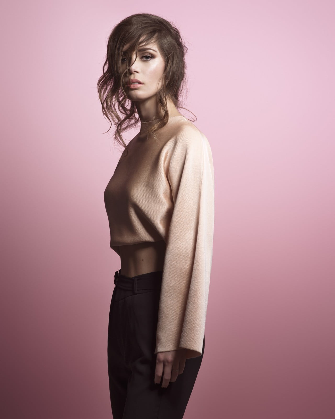 pink background, portrait, body part, Leona Paraminski, young adult, Croatian, modern, blonde, one person, hairstyle, glamour, actress, beautiful woman, Phone HD Wallpaper