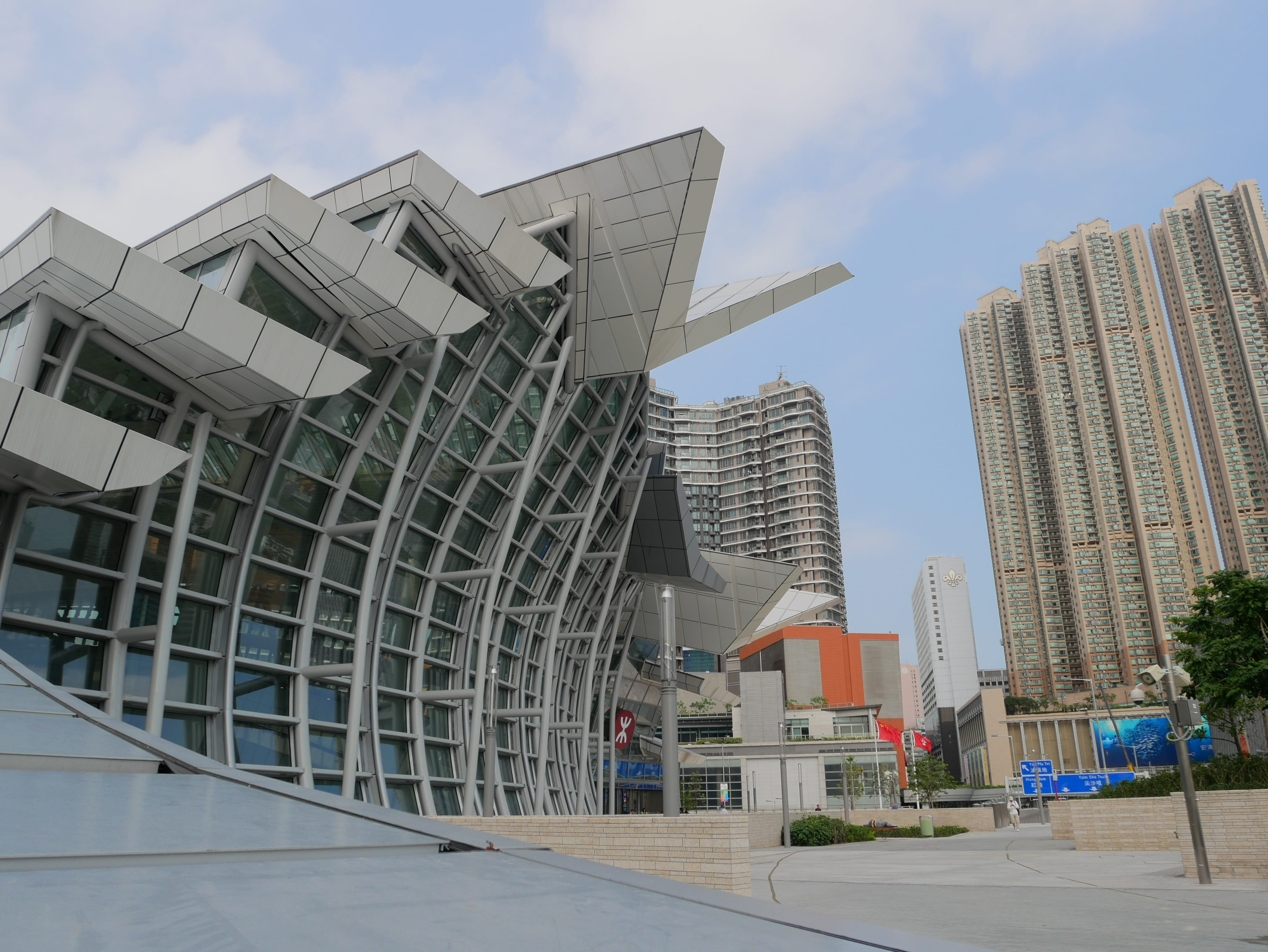 financial district, building exterior, low angle view, housing, modern, metropolis, building, sky, outdoors, banister, concrete, architecture, convention center, HD Wallpaper