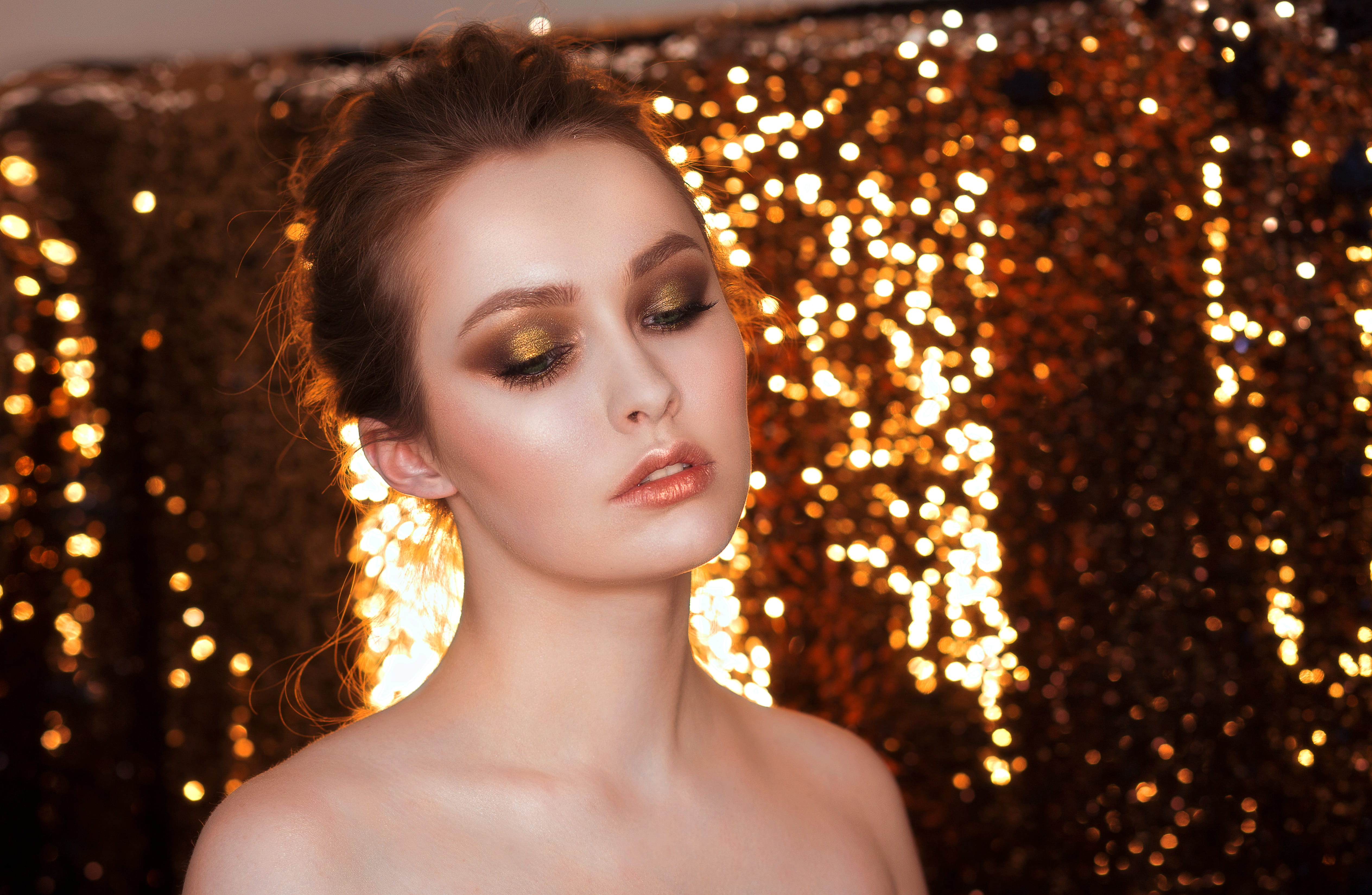 christmas, shiny, string, portrait, leather, glitter, material, young adult, background, beautiful people, decorative, fashion, glamour, make-up, gold colored, HD Wallpaper