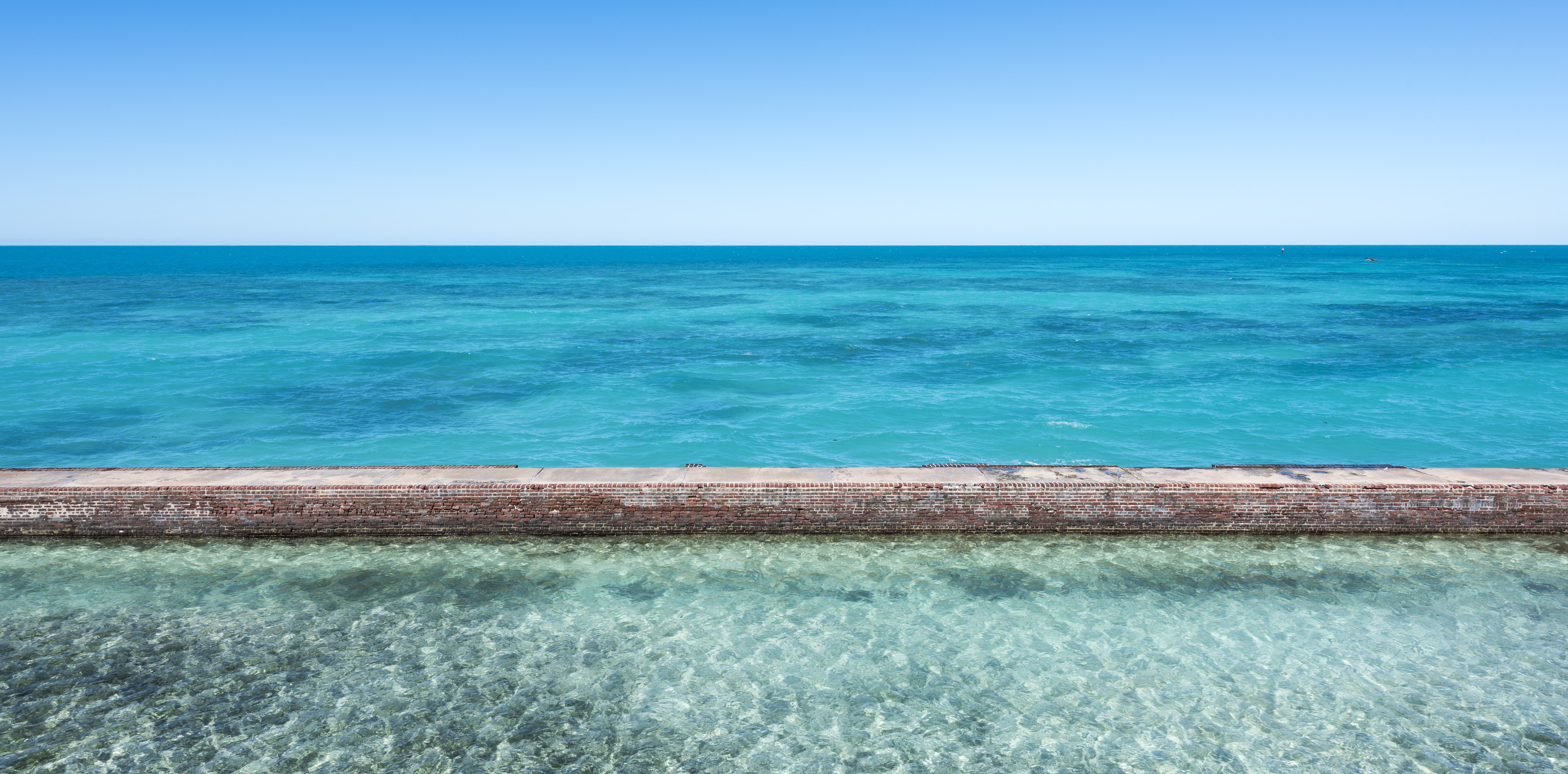 horizon, copy space, Pacific Ocean, island, swimming pool, sea, no people, water, horizon over water, outdoors, beauty in nature, tranquility, clear sky, HD Wallpaper