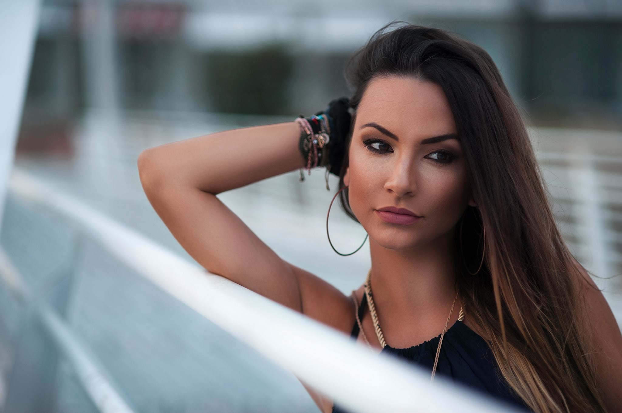 one person, focus on foreground, real people, long hair, young women, 1080P, looking into the distance, women, depth of field, looking away, bare shoulders, HD Wallpaper