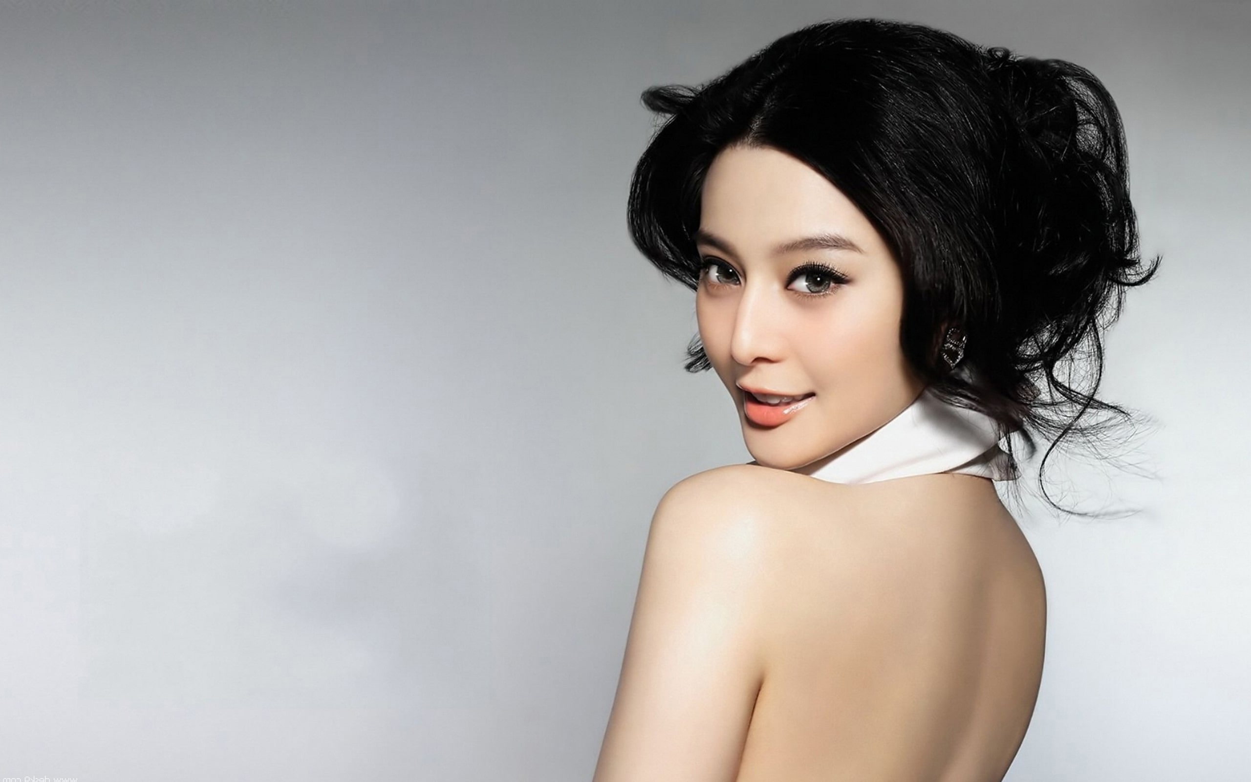 fashion, china, beauty, young women, headshot, 2K, photo, smiling, wallp, bingbing, hairstyle, looking at camera, gray background, actress, black hair, HD Wallpaper