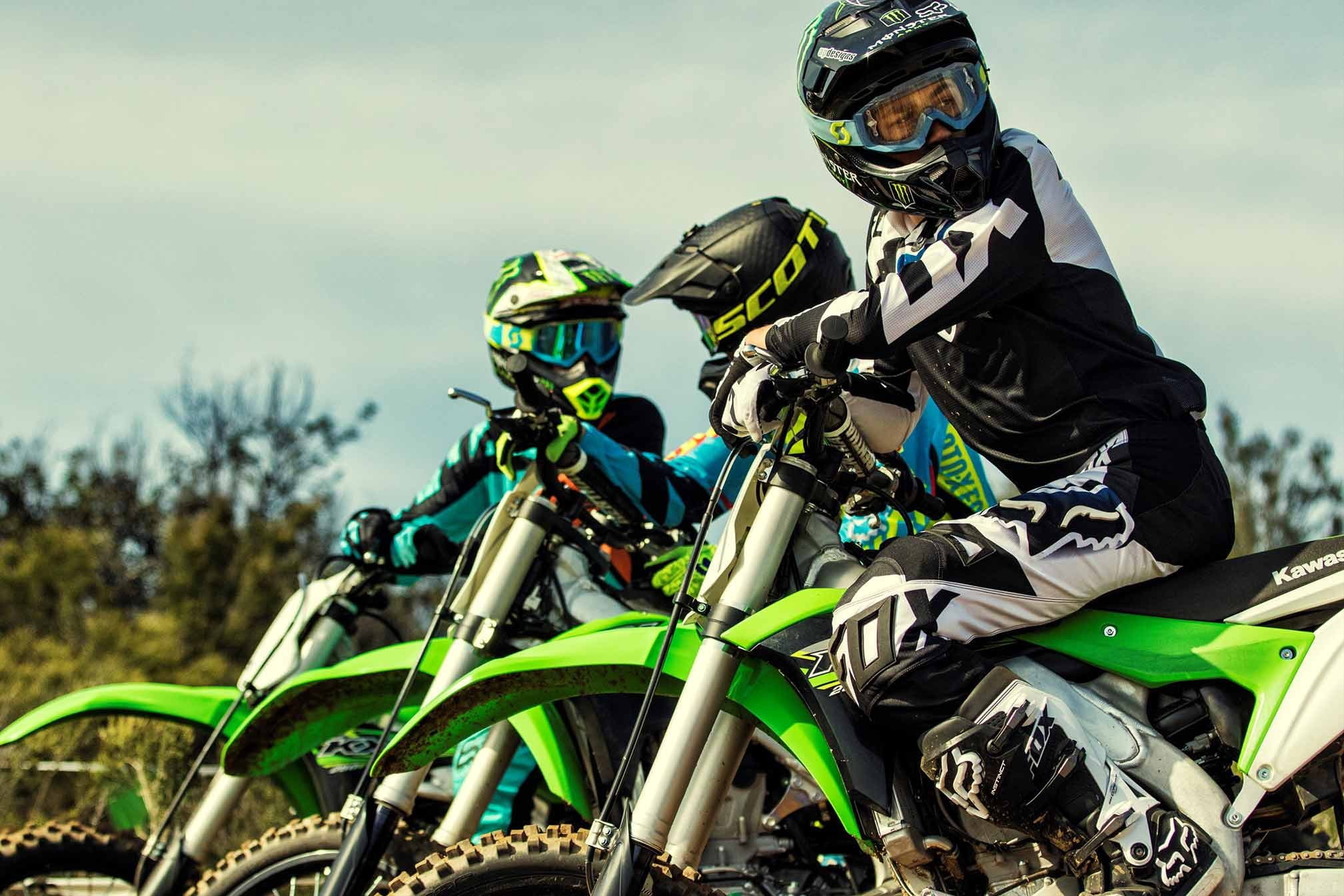 leisure activity, helmet, nature, headwear, sports helmet, motocross, extreme sports, real people, 1080P, ride, crash helmet, sport, bicycle, motorcycle, HD Wallpaper