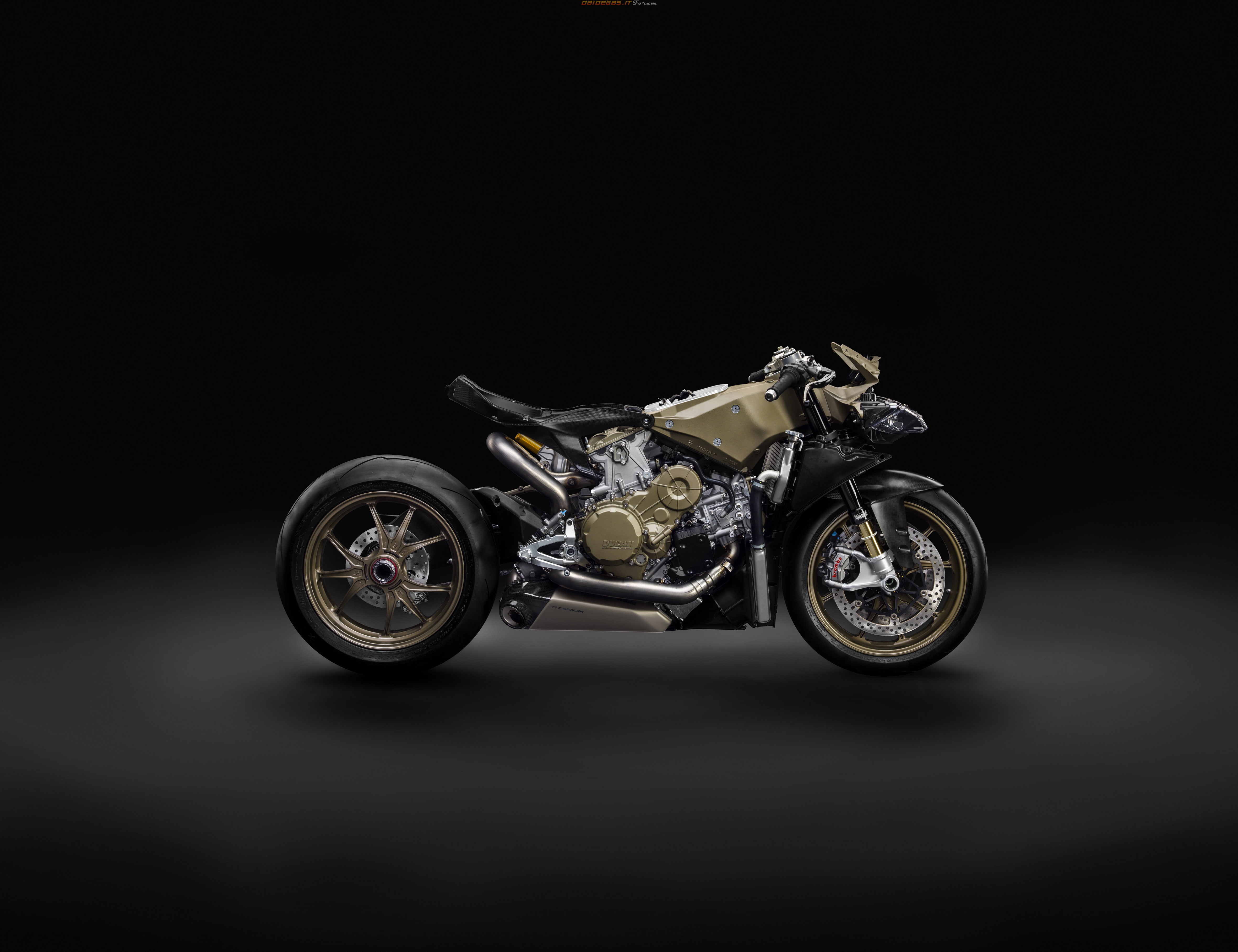 wealth, metal, mode of transportation, shiny, chrome, wheel, no people, single object, side view, 4K, black color, luxury, silver colored, speed, copy space, HD Wallpaper