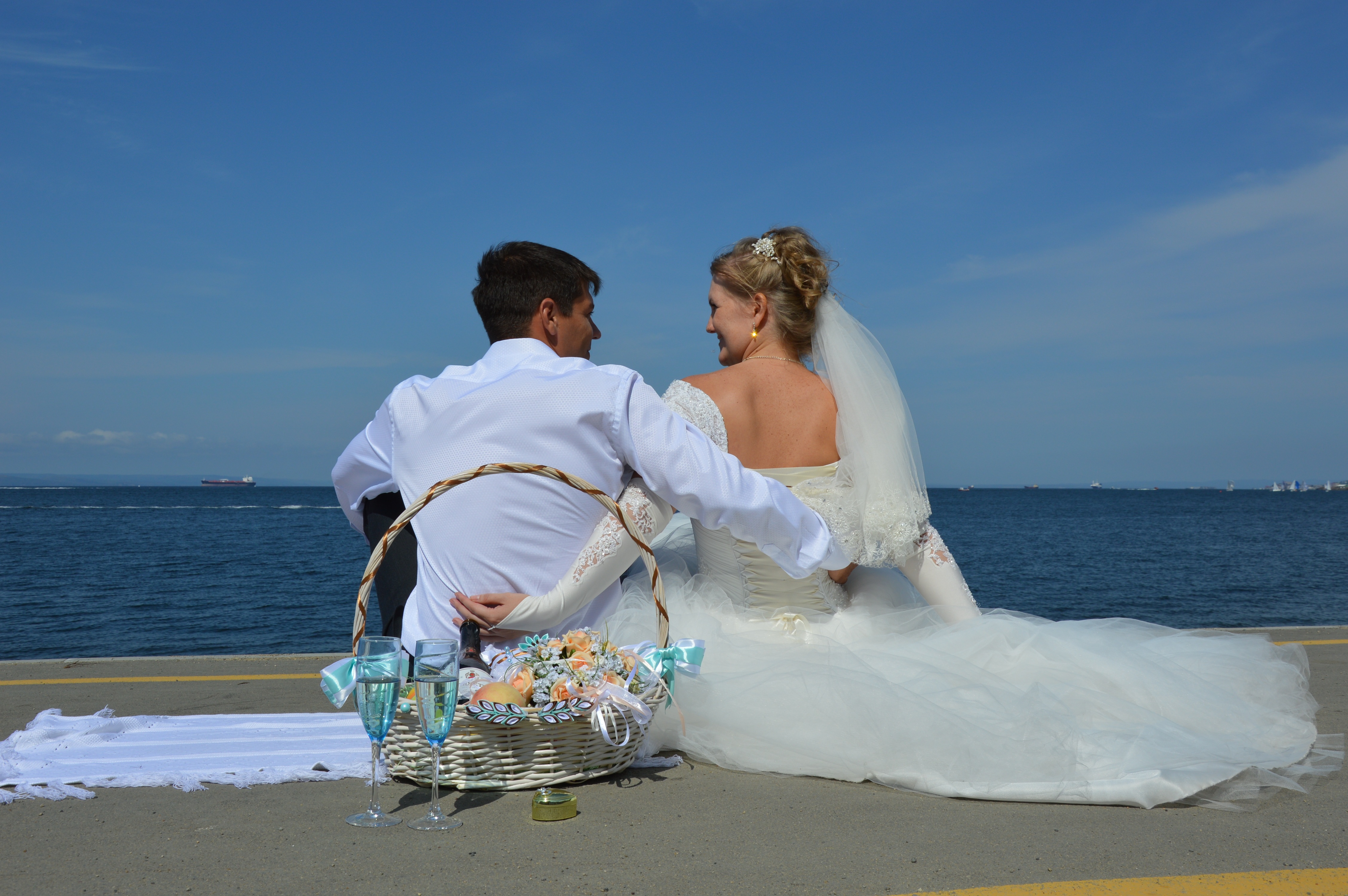 water, man, beauty, couple - relationship, beach, the groom, love, two people, summer, newlywed, celebration, sweethearts, he and she, women, white, just married, HD Wallpaper