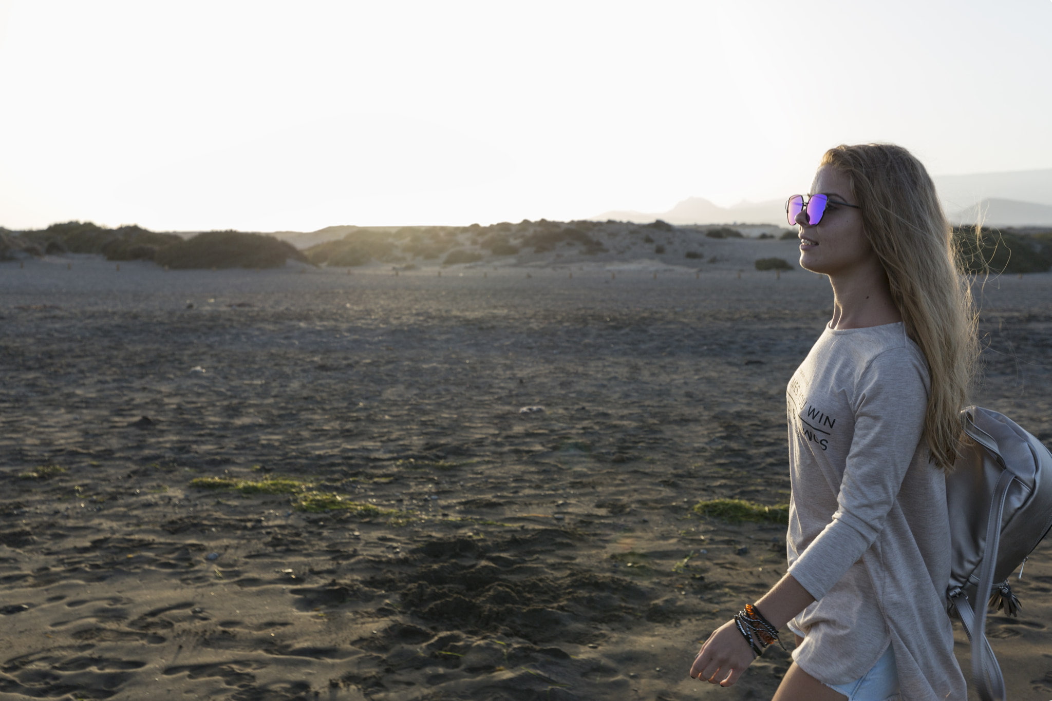 1080P, side view, sunglasses, grey shirt, jean shirt, women, blonde, HD Wallpaper