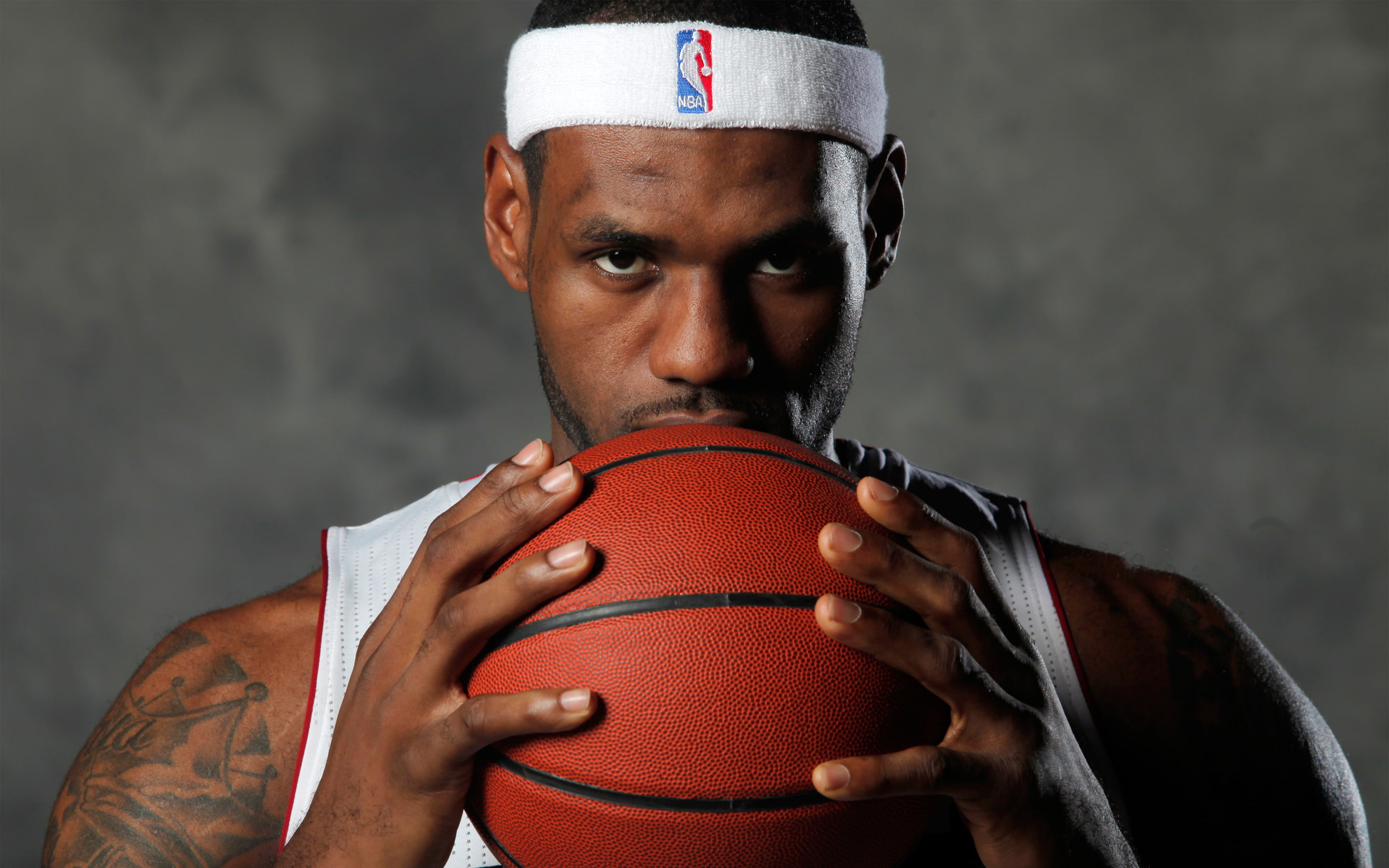 American, looking at camera, Player, gray, people, headshot, young adult, holding, strength, portrait, basketball - sport, aggression, 2K, studio shot, HD Wallpaper