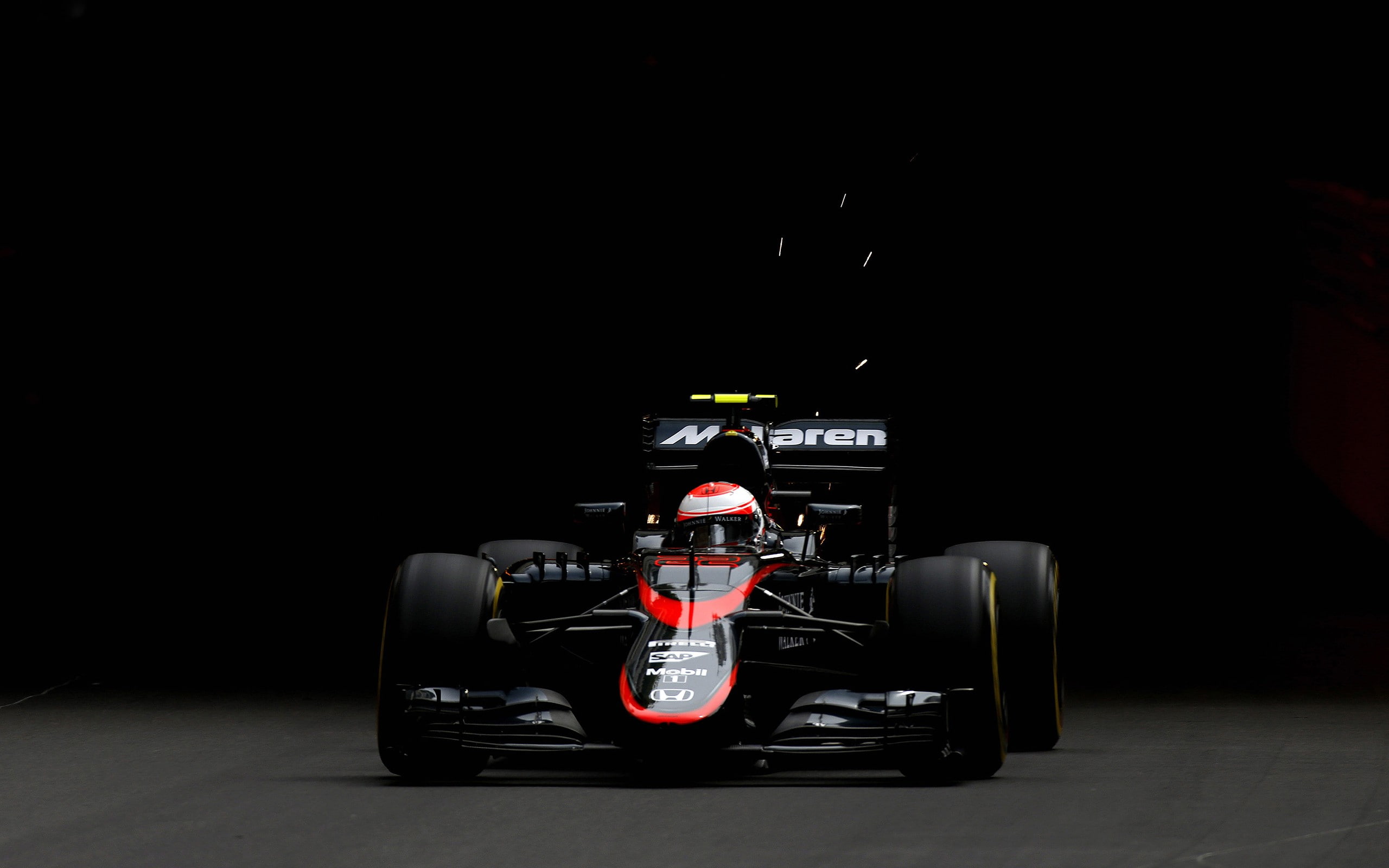 Simple Background, 2560x1600 px, 2K, McLaren F1, Formula 1, car, HD Wallpaper
