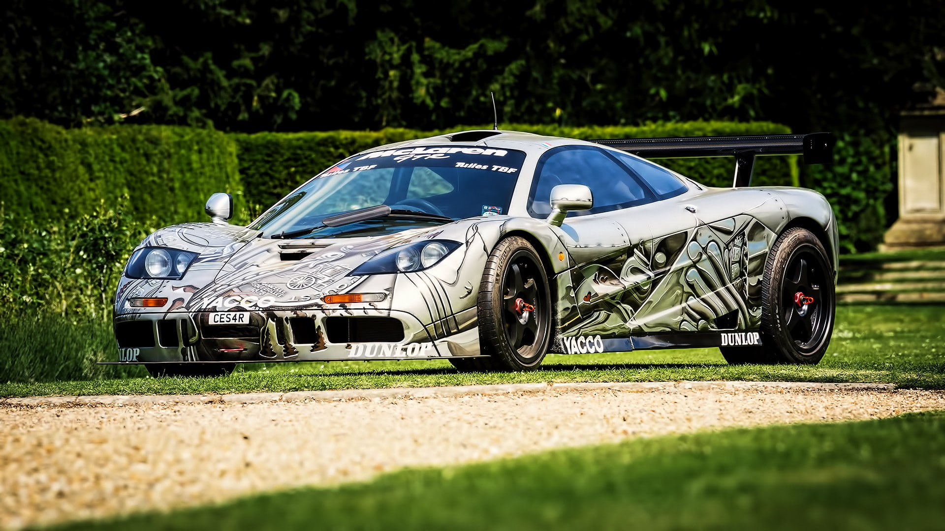 vintage car, outdoors, no people, McLaren F1, plant, day, field, stationary, car, land, retro styled, motor vehicle, transportation, land vehicle, tree, HD Wallpaper