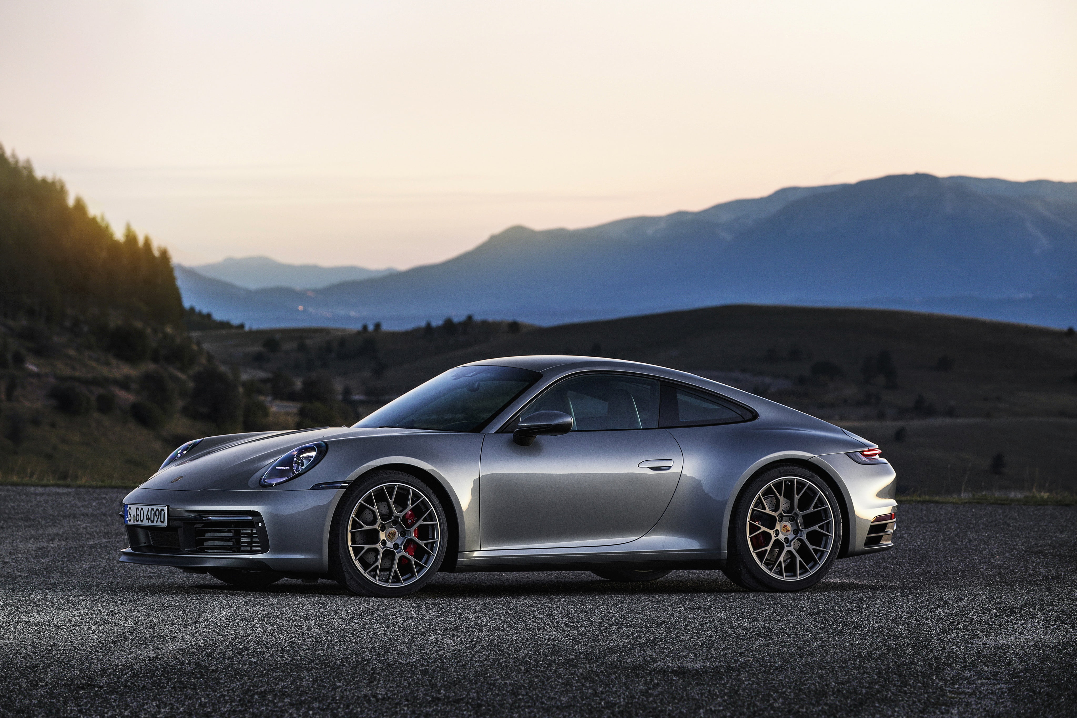 911, asphalt, 4K, Carrera 4S, mountains, 992, 2019, coupe, Porsche, hills, HD Wallpaper