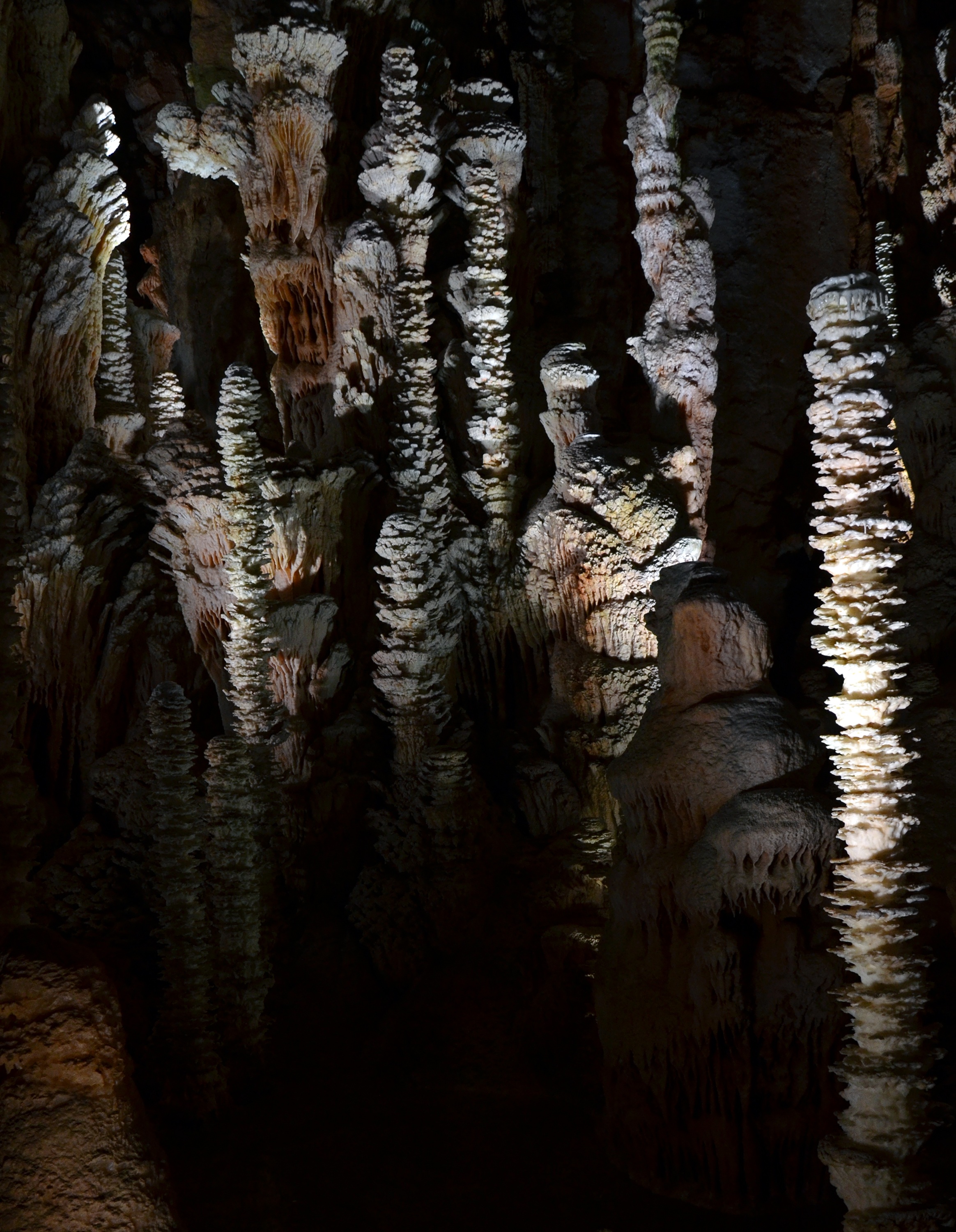 nature, cave, no people, creativity, pattern, 2K, geology, architecture, france, full frame, cevennes national park, stalagmites, day, illuminated, human representation, Phone HD Wallpaper
