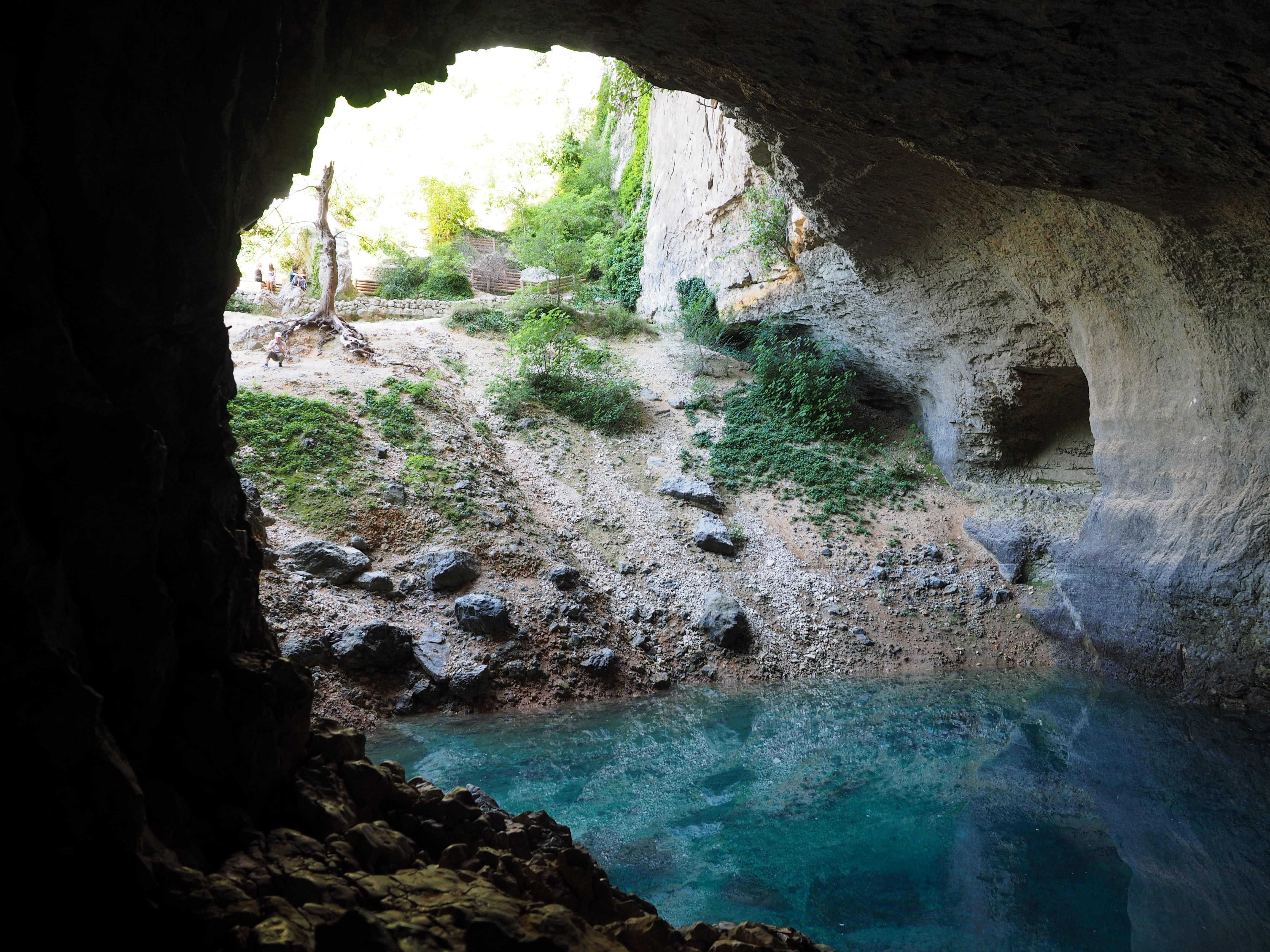 source de la sorgue, swelling cave, nature, arch, bluish, shimmer, france, source of sorgue, water, low tide, land, river, rock formation, fontaine de vaucluse, HD Wallpaper