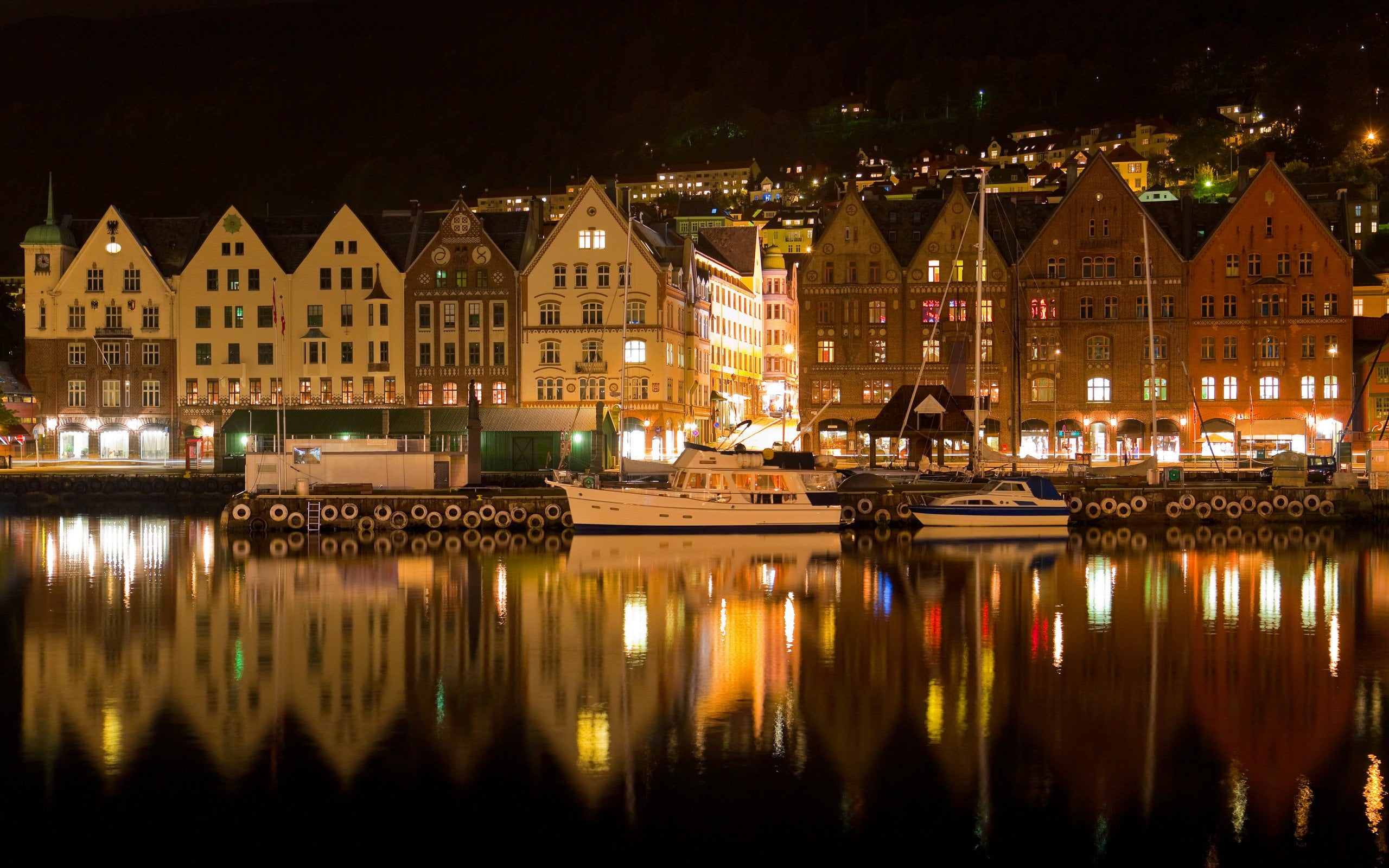 transportation, reflection, building exterior, bergen, house, no people, lake, water, city, 2K, norway, mode of transportation, architecture, luxury, built structure, HD Wallpaper
