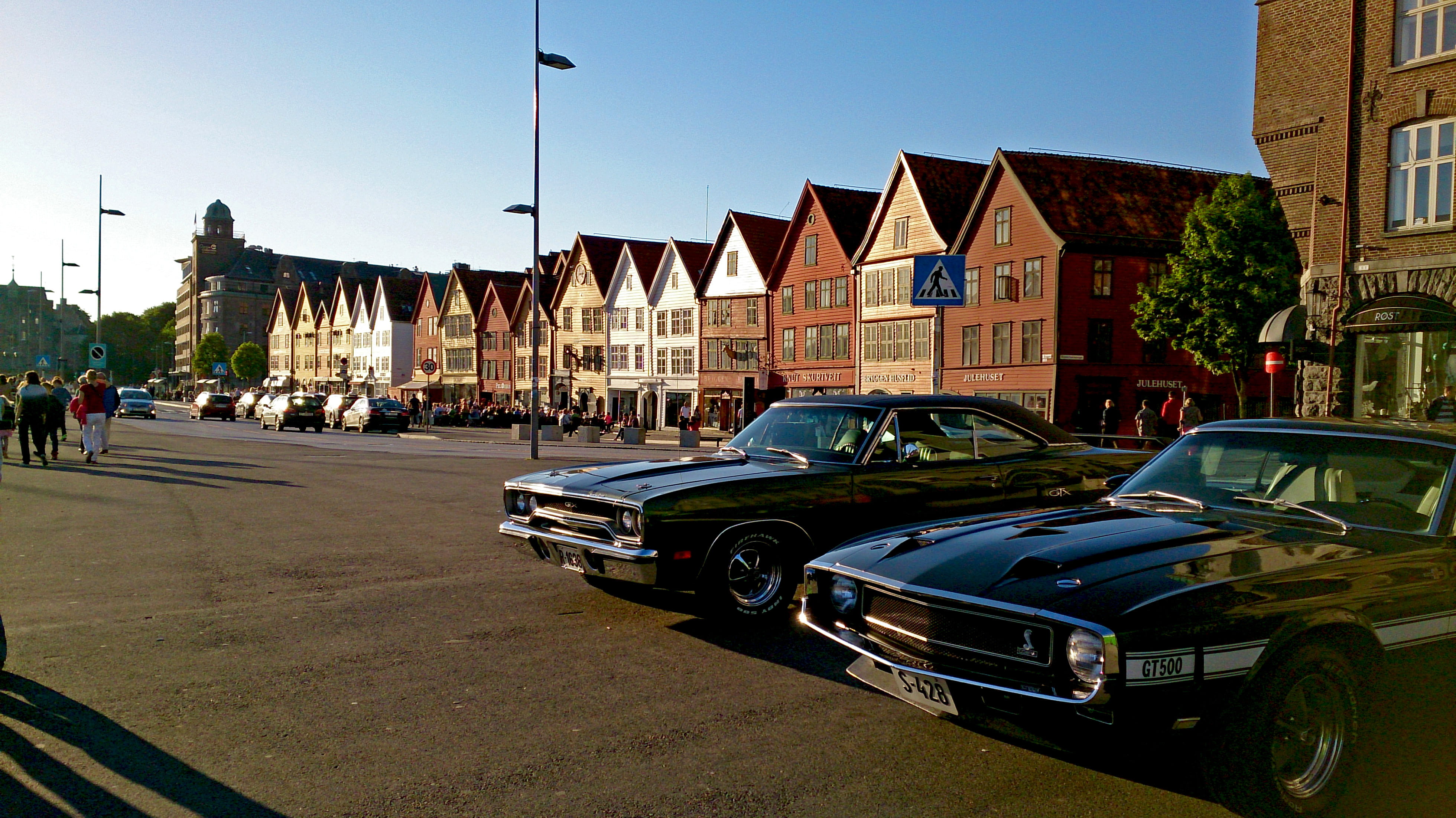 city, car, transportation, architecture, built structure, bergen, 4K, city life, sky, incidental people, road, street light, day, mode of transportation, HD Wallpaper