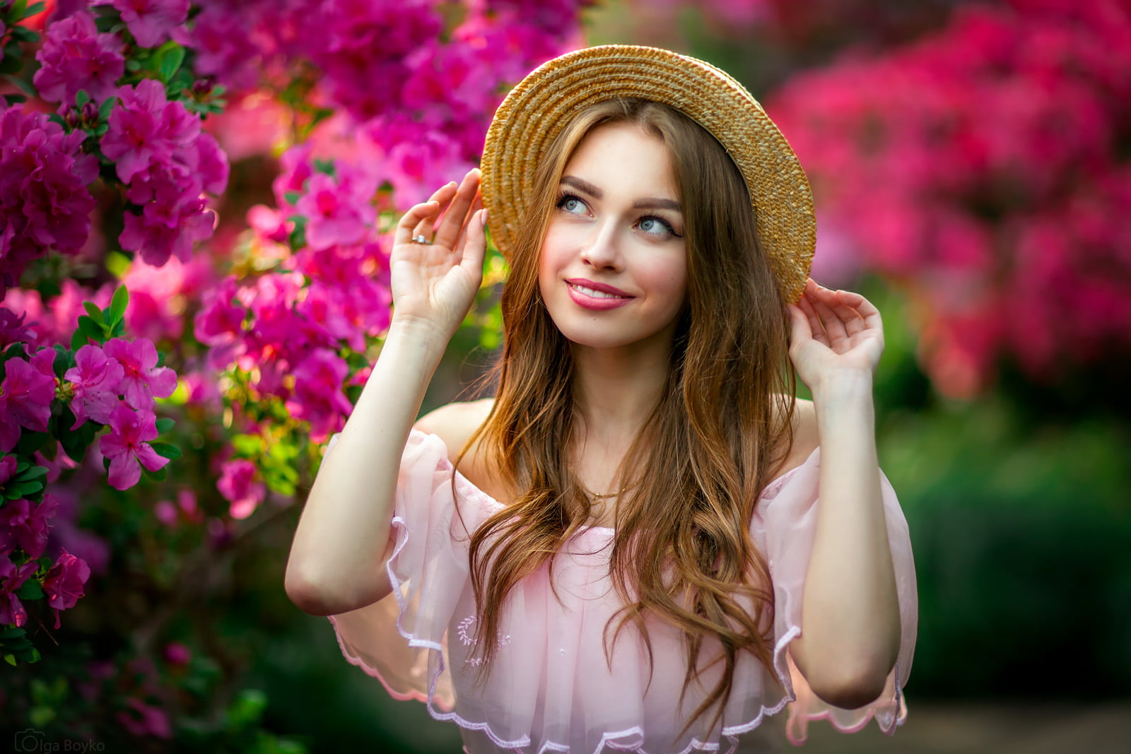 clothing, flowering plant, young women, springtime, adult, human face, women outdoors, one person, 720P, blonde, women, hairstyle, looking at camera, long hair, HD Wallpaper