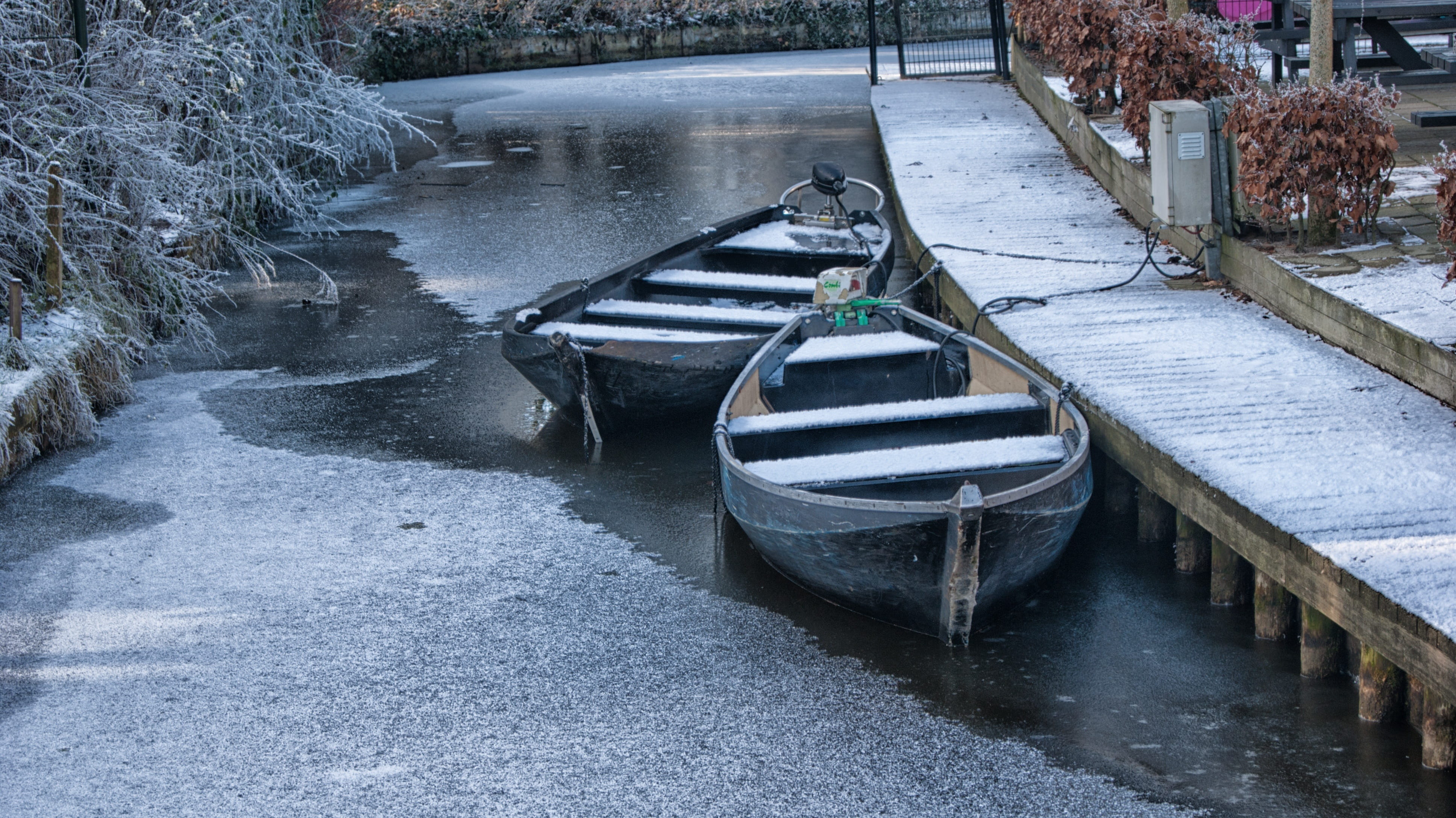 water, built structure, day, Boats, nature, Giethoorn, cold temperature, flood, connection, no people, nautical vessel, mode of transportation, the way forward, HD Wallpaper