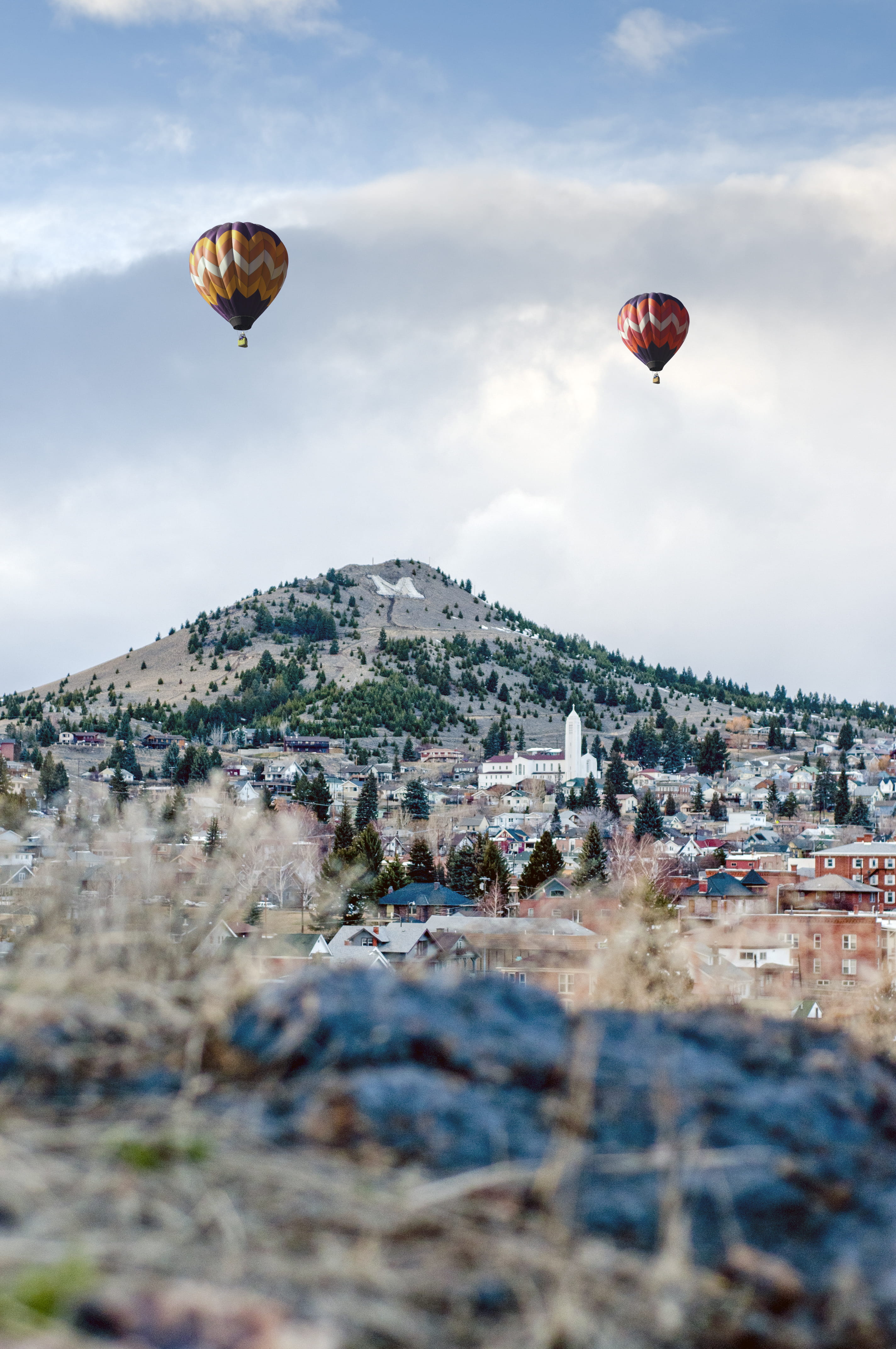 hot, hot Air Balloon, skyline, air Vehicle, journey, near, famous Place, flight, transportation, nature, blue, anatolia, town, butte, air, goreme, outdoors, Phone HD Wallpaper