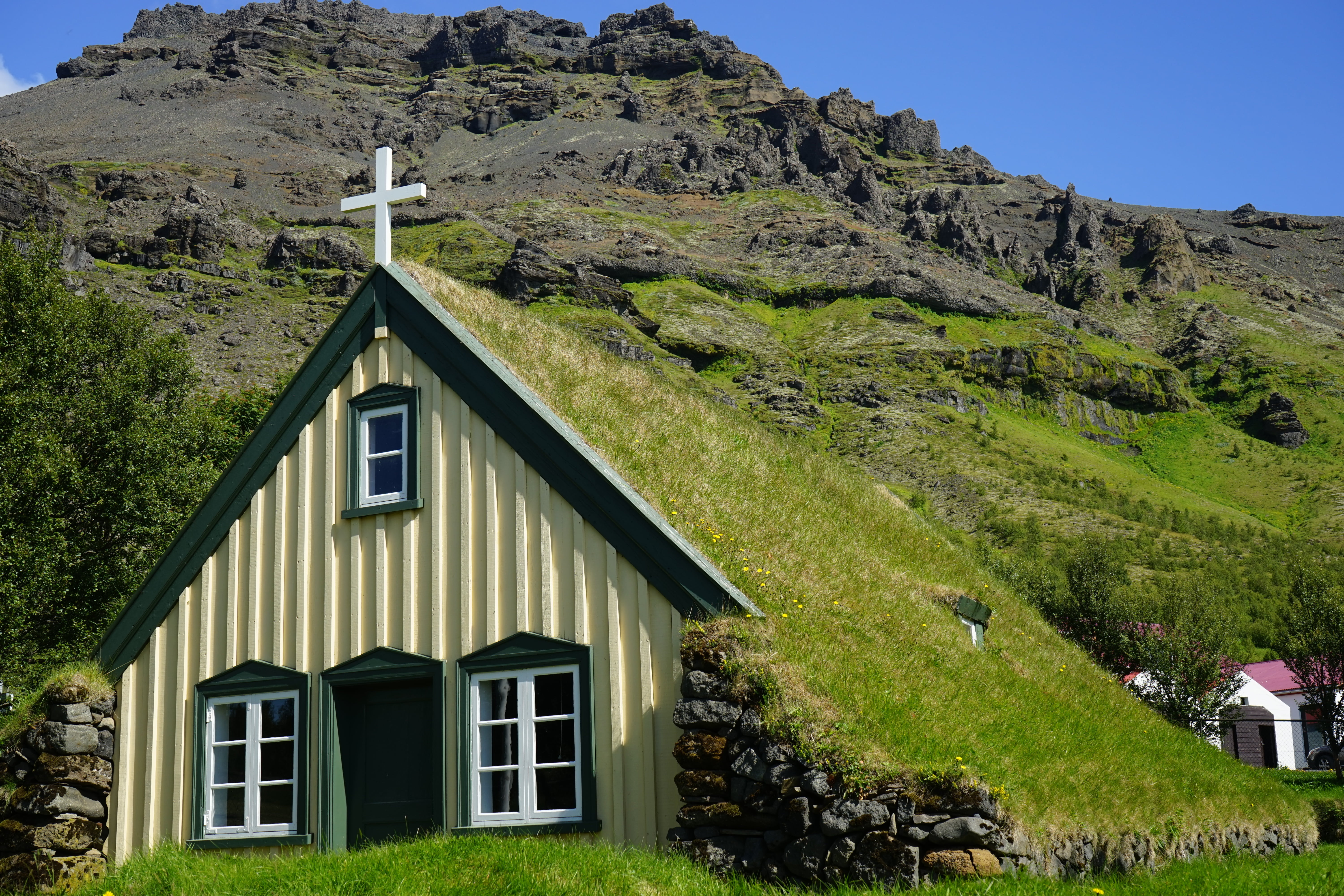 architecture, grass, turf church, 5K, iceland, day, tree, green color, nature, building exterior, upplysingar, landscape, beauty in nature, building, chapel, HD Wallpaper