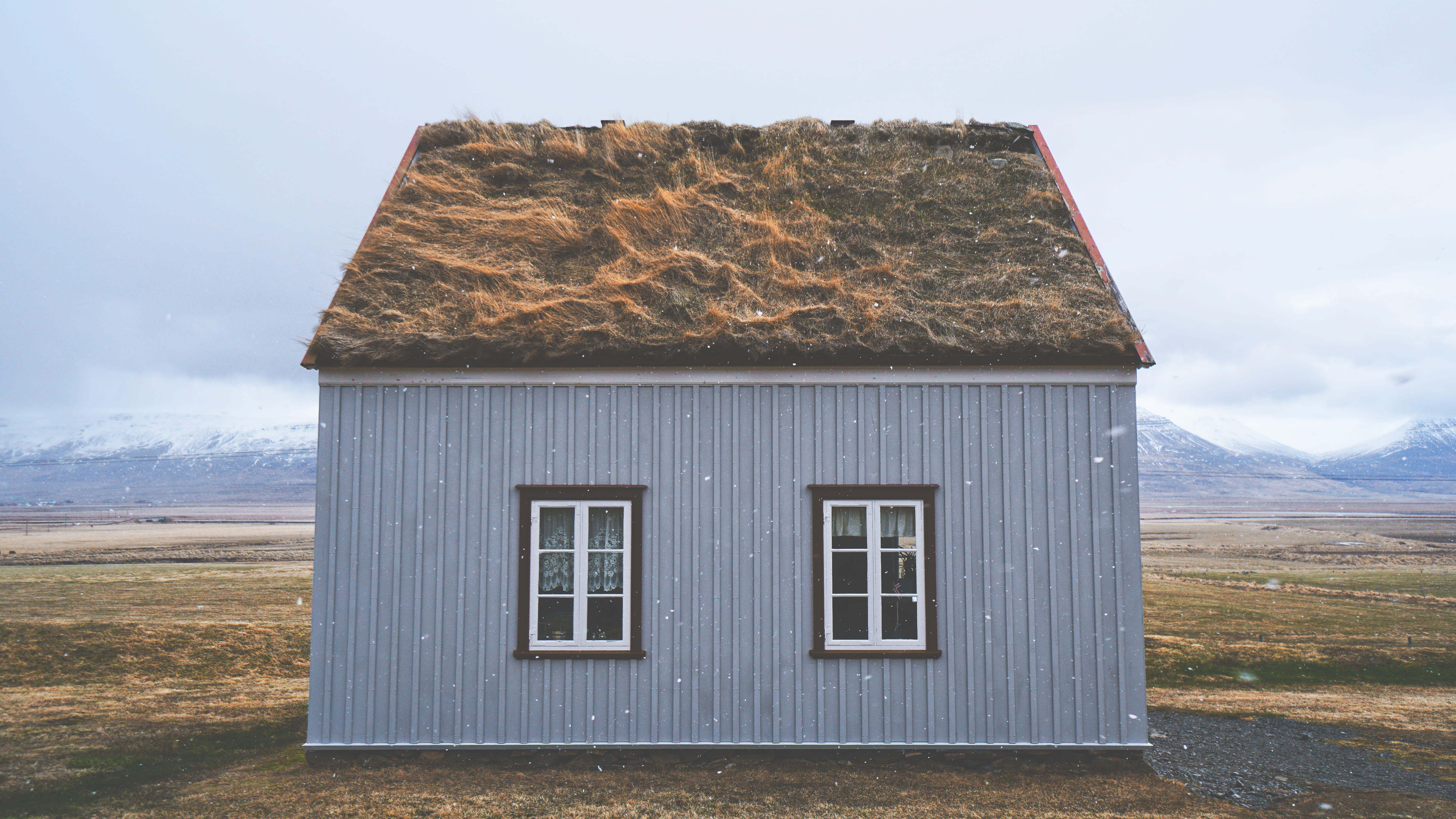 house, cloud - sky, snowing, Snow, building, mountain, day, outdoors, land, architecture, rural Scene, turf roof, 5K, window, snowflake, barn, no People, HD Wallpaper