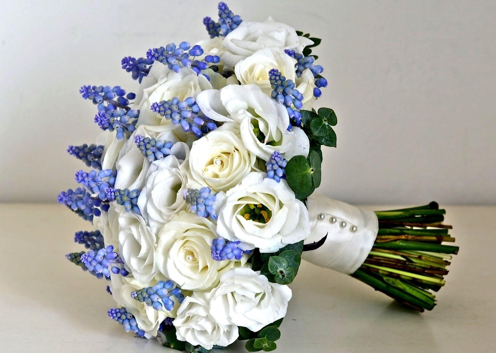 table, flower, love, celebration, roses, petal, rose, decor, lisianthus russell, beauty in nature, white, vulnerability, freshness, arrangement, flower Head, HD Wallpaper