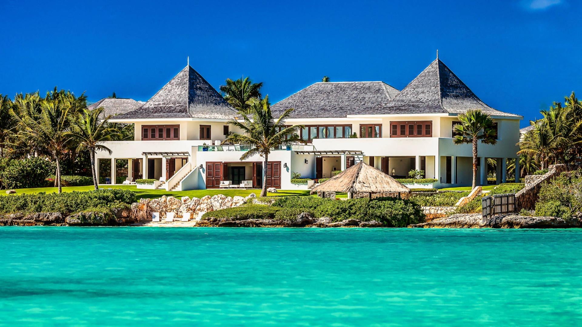 outdoors, shoal bay beach, nature, home, mansion, turquoise colored, sky, blue sky, architecture, palm tree, building, palms, house, luxury, pool, water, HD Wallpaper