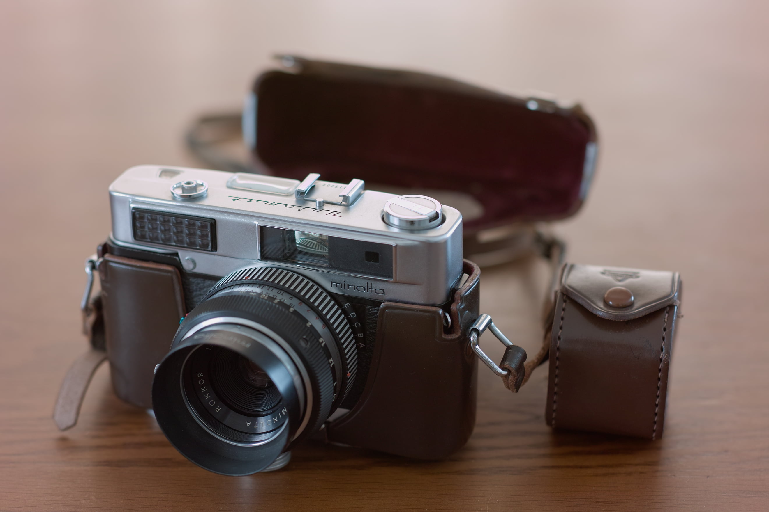 Minolta, F2.8, photography Themes, single Object, film camera, lens - Optical Instrument, old, old-fashioned, film, camera, gray, foveon, Rokkor, gear, HD Wallpaper