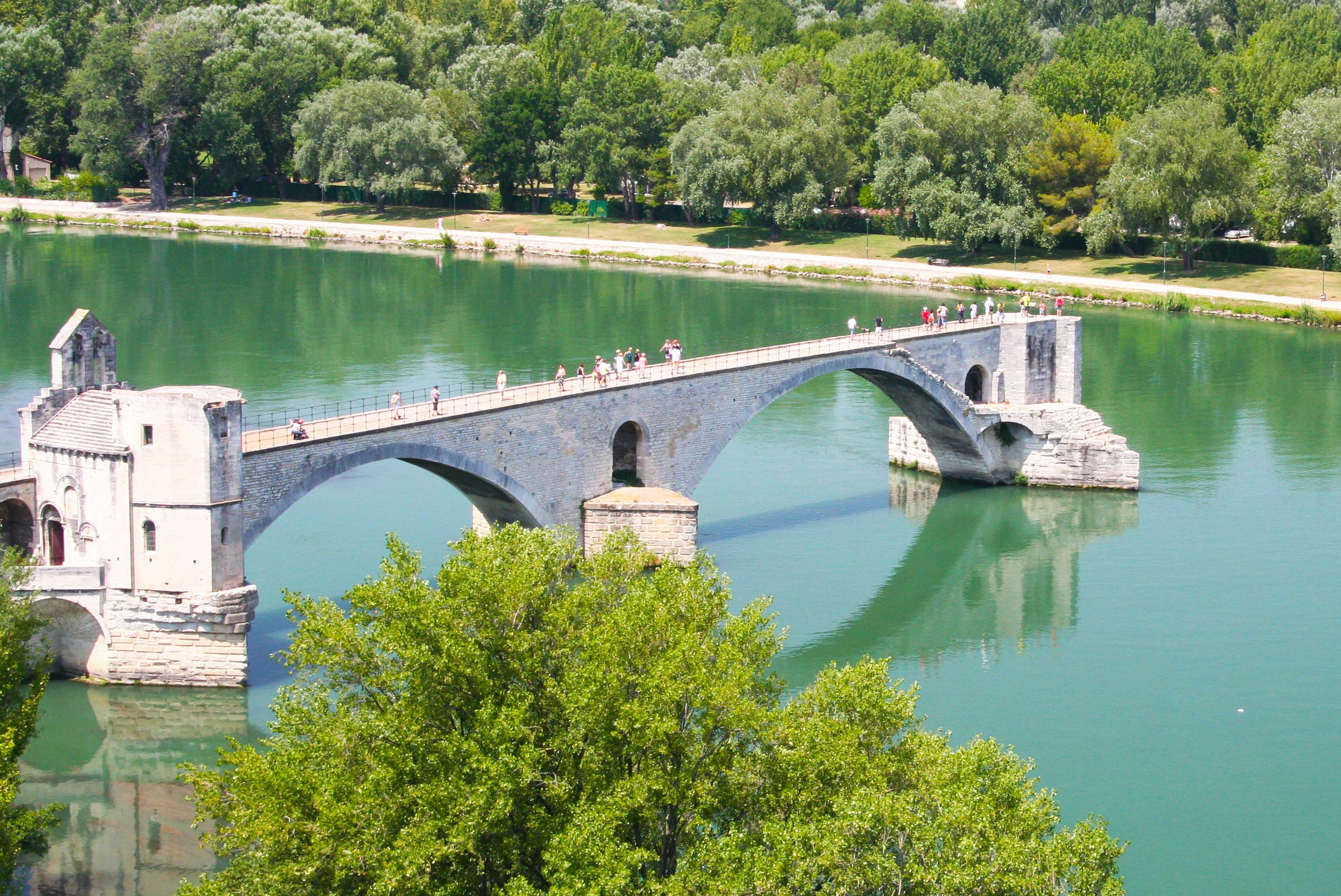 outdoors, tree, reflection, architecture, arch bridge, avignon, summer, bridge - man made structure, stone, no people, channel, built structure, green color, HD Wallpaper