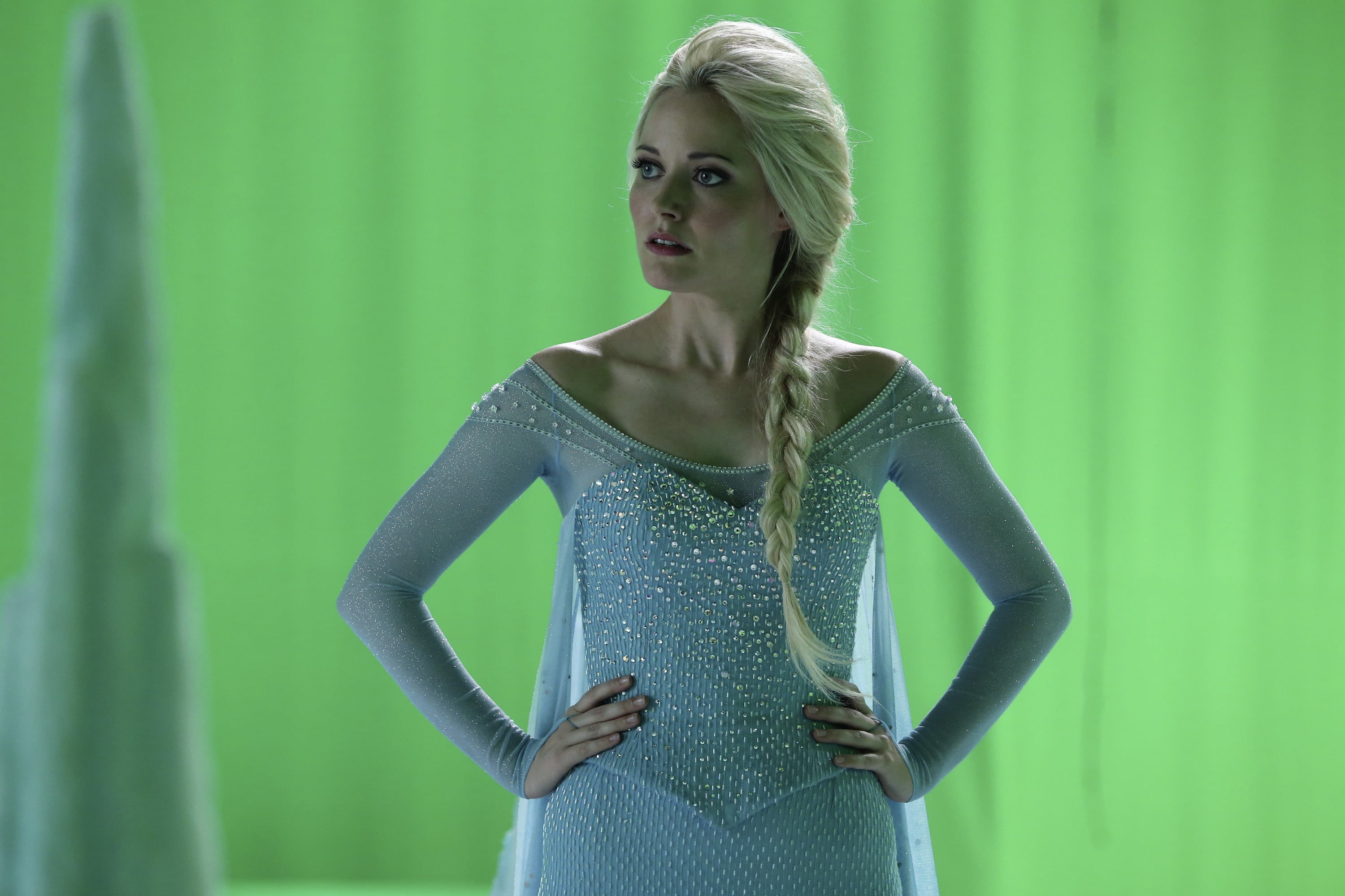costume, portrait, character, looking into the distance, beauty, dress, hairstyle, hand on hip, woman, Princess Elsa, green color, women, hands on hips, HD Wallpaper