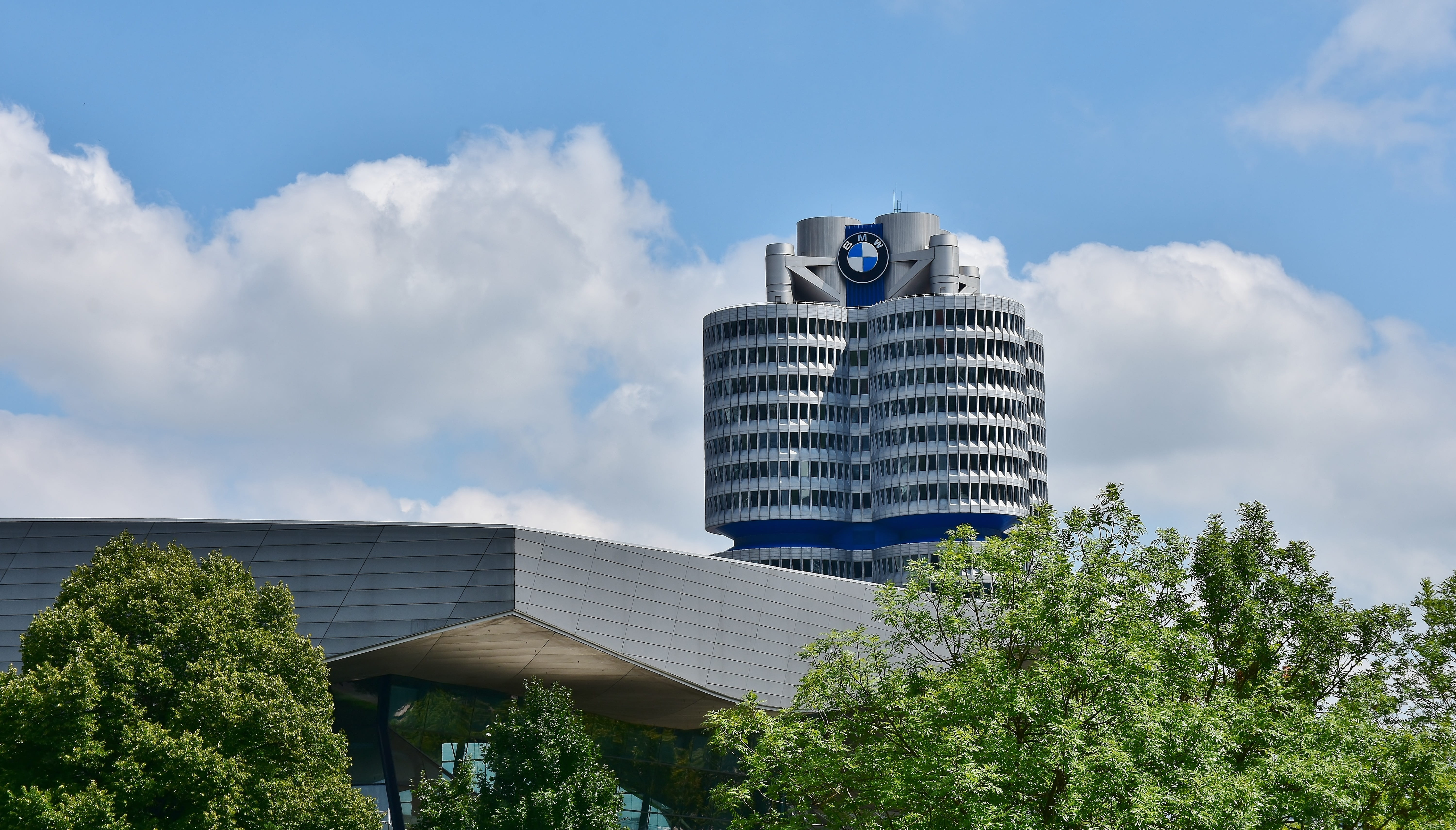 bmw, germany, outdoors, auto, tower, bavaria, architecture, roof, 5K, city, bmw world, no people, bmw-hochhaus, tree, modern, cloud - sky, bavaria motors works, HD Wallpaper