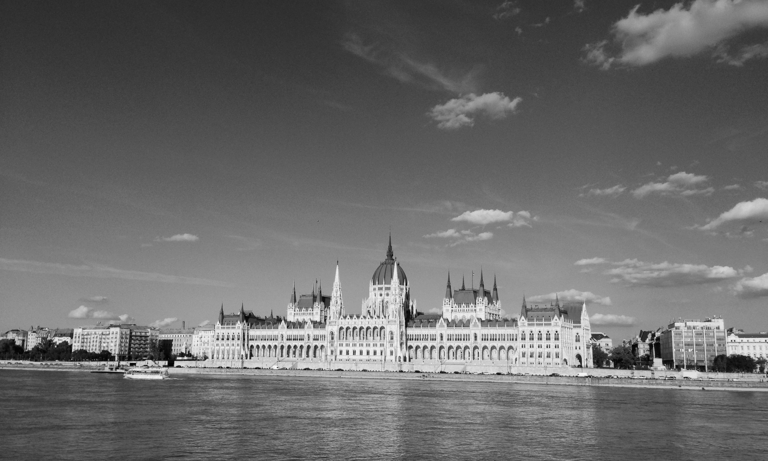 Hungarian Parliament Building, monochrome, 2K, Budapest, cityscape, Hungary, HD Wallpaper