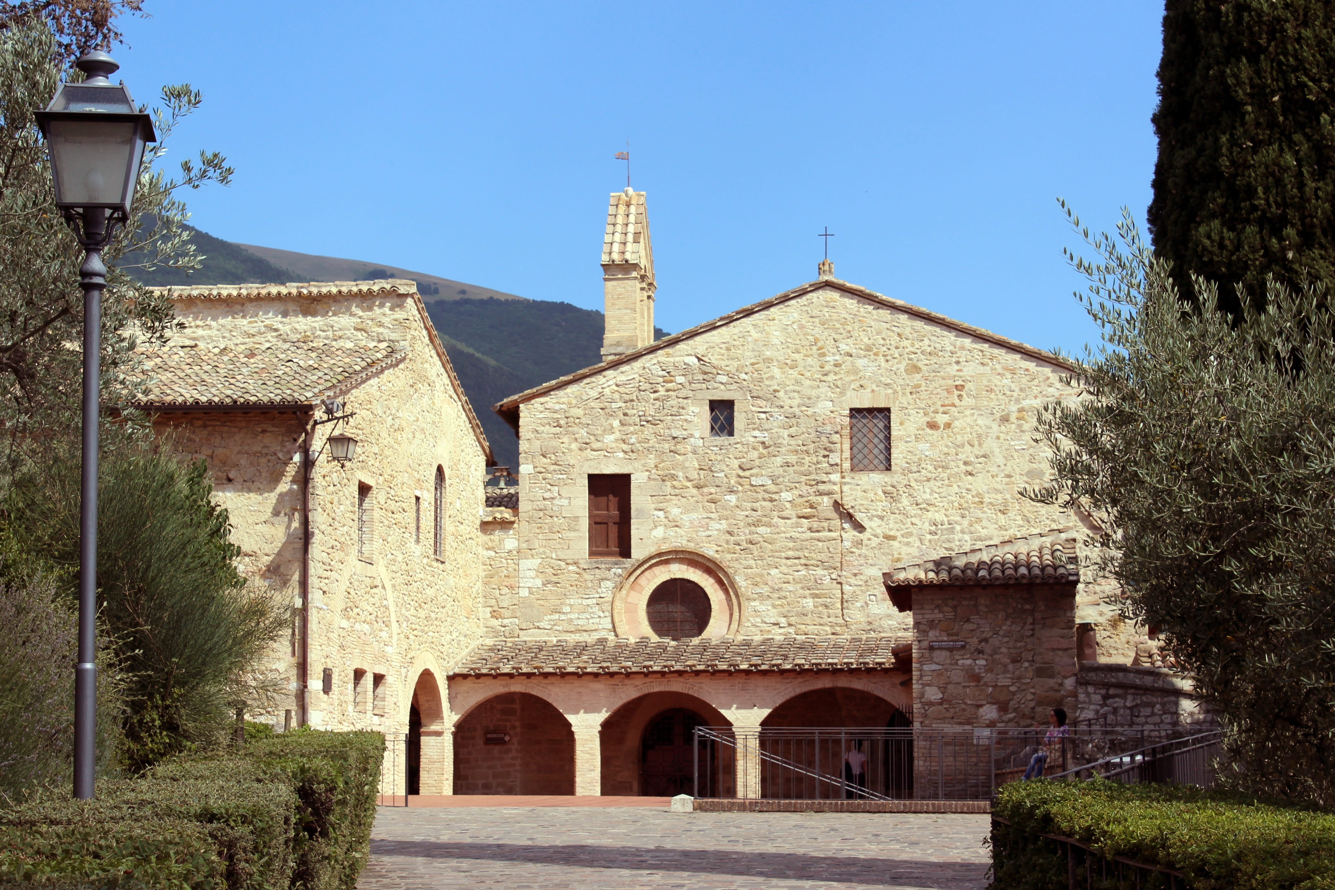 sky, building, tree, san, damian, plant, built structure, umbria, 5K, clear sky, outdoors, old, no people, the past, sunlight, place of worship, history, HD Wallpaper