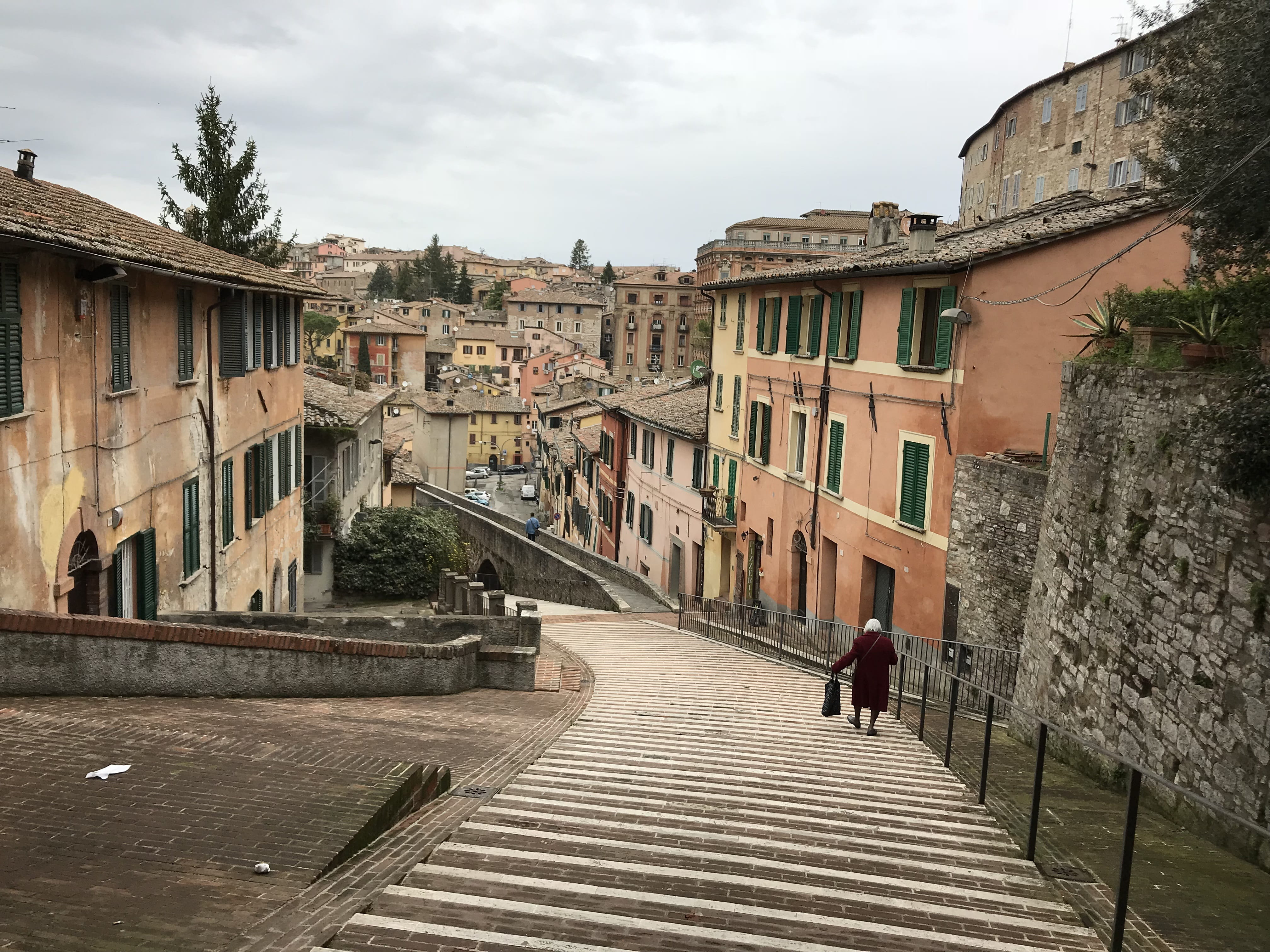 town, stairs, built structure, building, day, sky, architecture, 4K, people, outdoors, railing, umbria, perugia, direction, rear view, walking, italy, HD Wallpaper